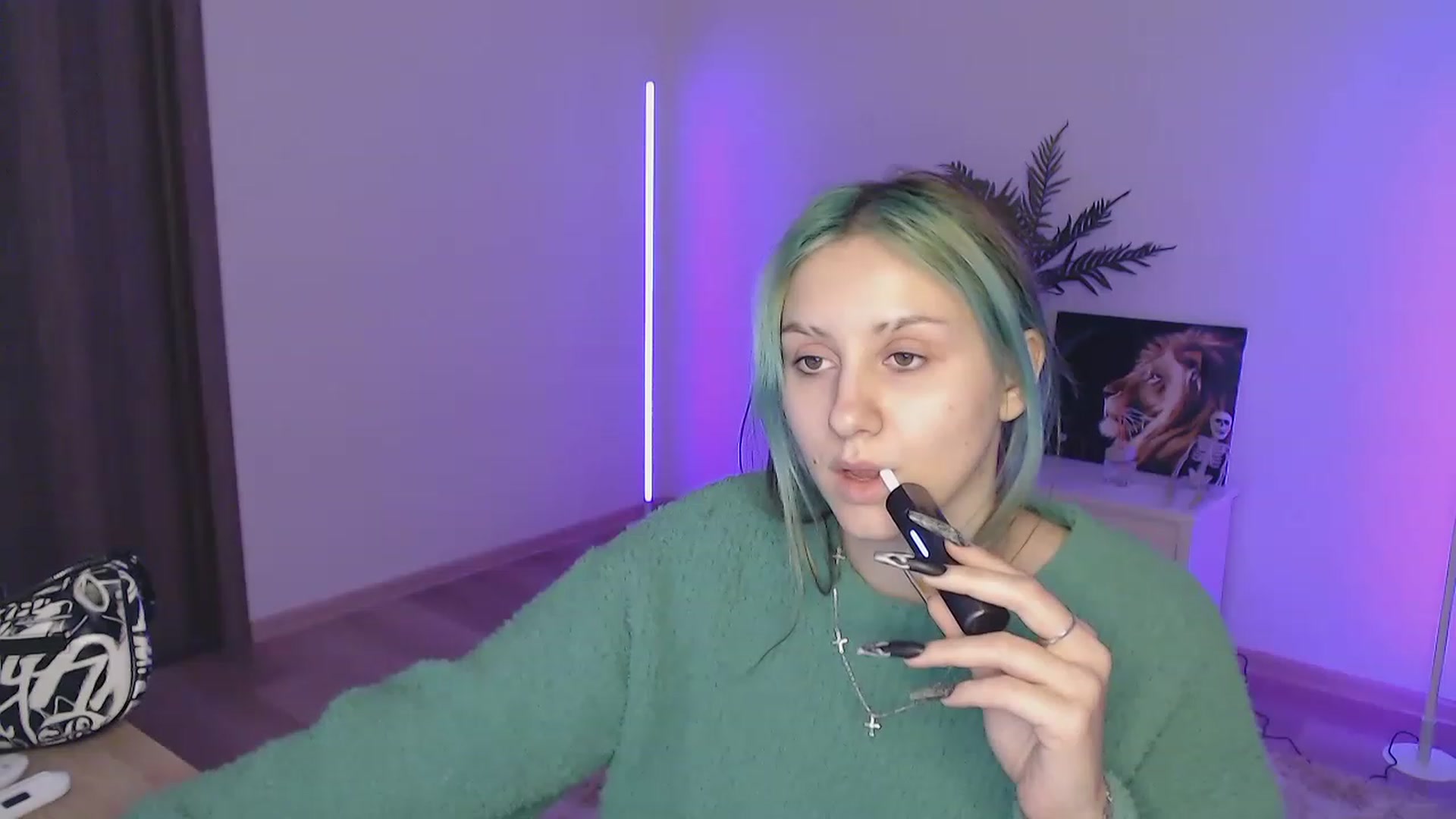 Gallery image thumbnail from MiaPhaola's myfreecams stream on, 12/27/2022, 11:05 image 2 of 20