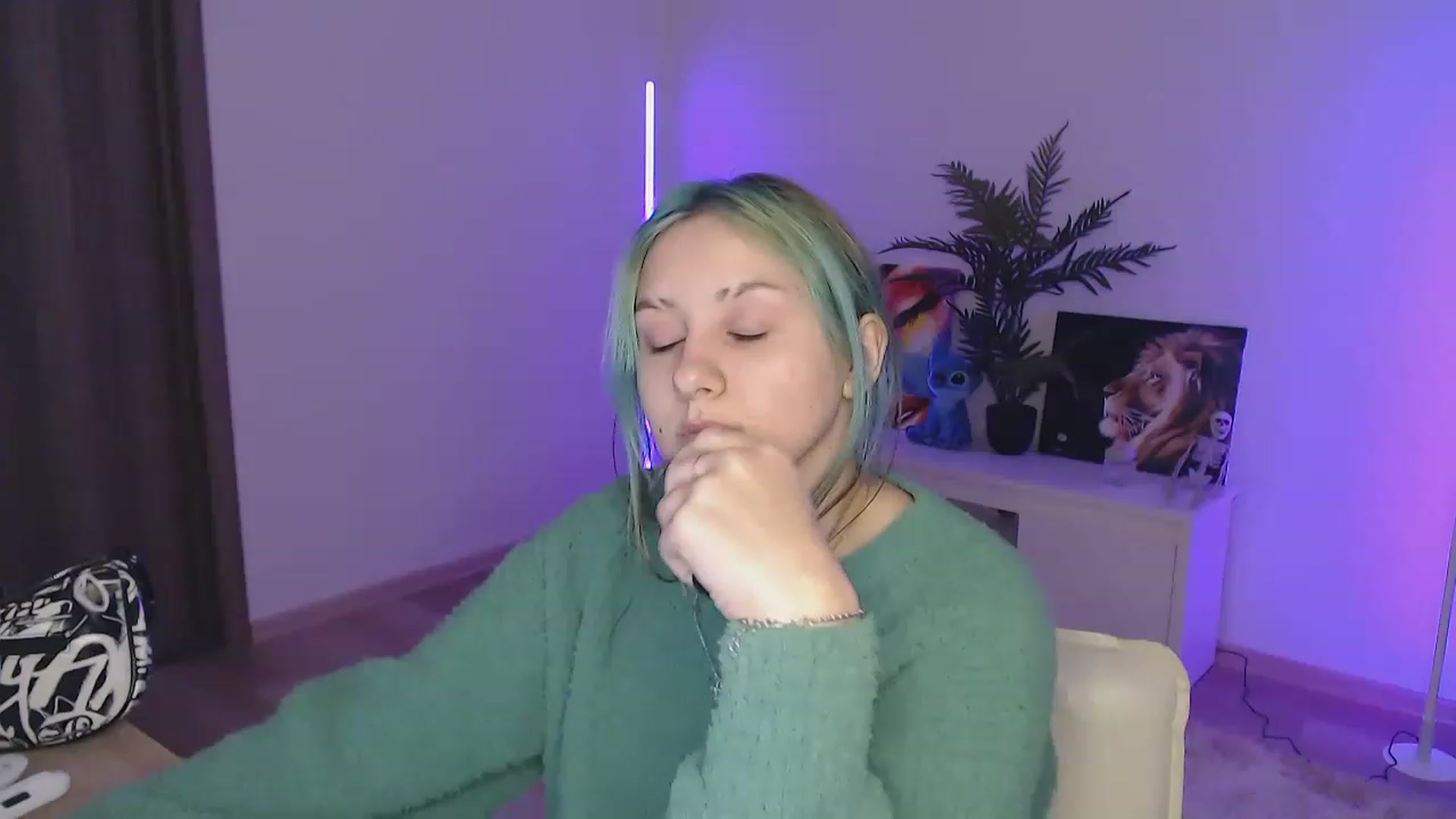 Gallery image thumbnail from MiaPhaola's myfreecams stream on, 12/27/2022, 11:05 image 4 of 20