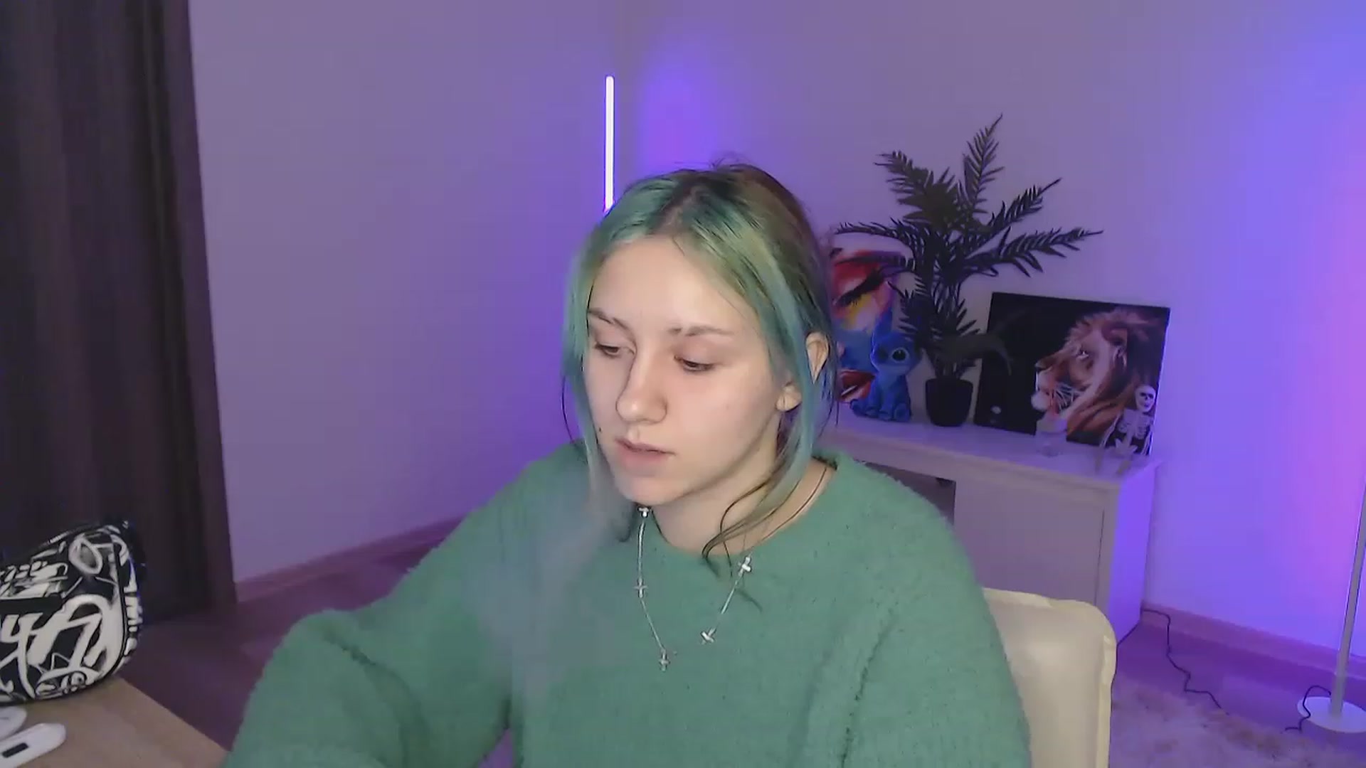 Gallery image thumbnail from MiaPhaola's myfreecams stream on, 12/27/2022, 11:05 image 3 of 20