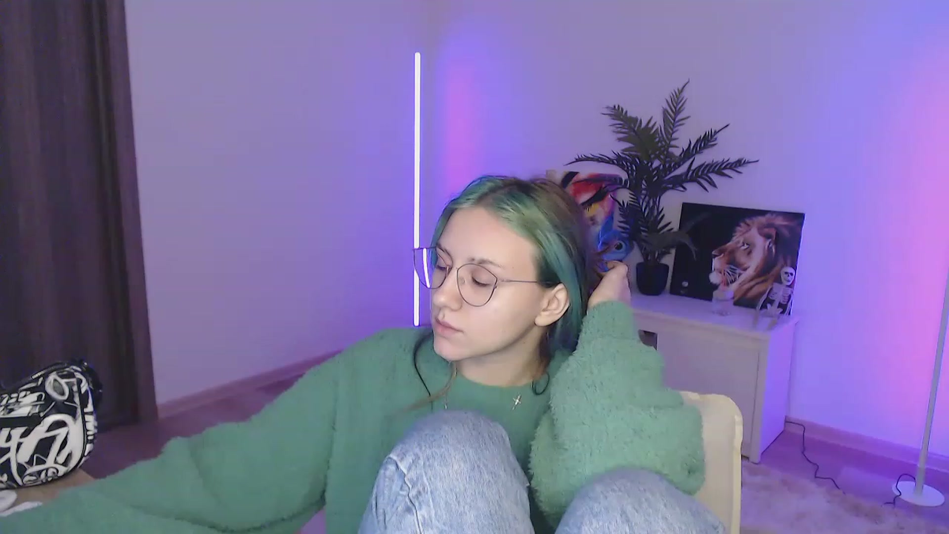 Gallery image thumbnail from MiaPhaola's myfreecams stream on, 12/27/2022, 11:05 image 17 of 20