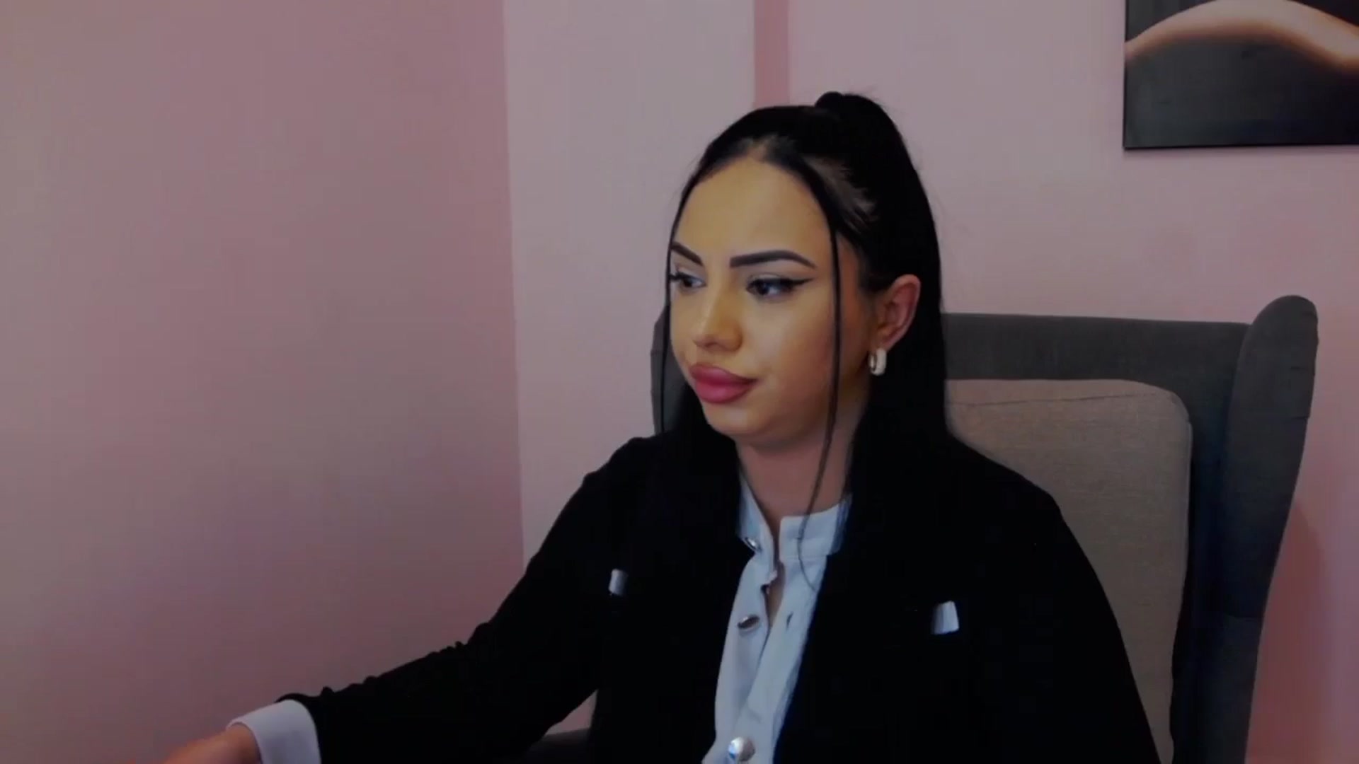 Gallery image thumbnail from MiaRain's myfreecams stream on, 04/21/2026, 18:54 image 16 of 20