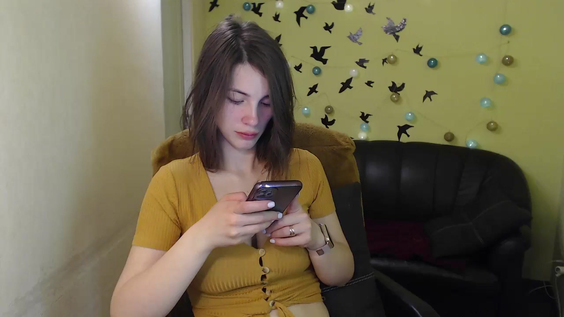 Gallery image thumbnail from MiaRoony's myfreecams stream on, 05/06/2024, 13:25 image 13 of 20