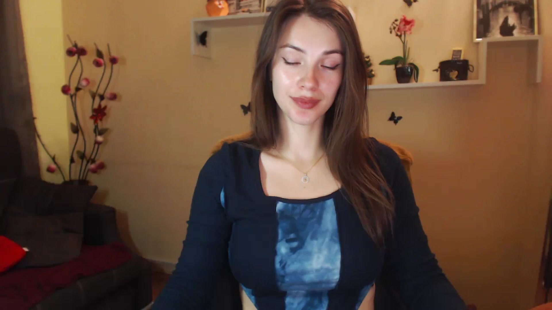 Gallery image thumbnail from MiaRoony's myfreecams stream on, 10/28/2024, 13:04 image 8 of 20