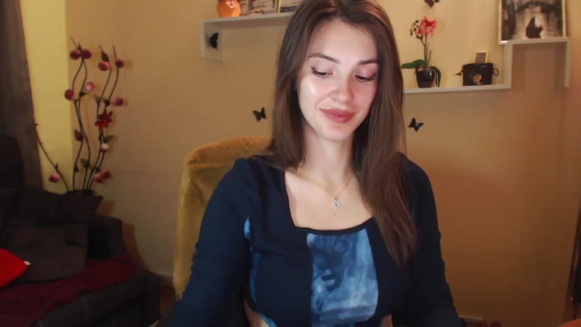 Gallery image thumbnail from MiaRoony's myfreecams stream on, 10/28/2024, 13:04 image 9 of 20
