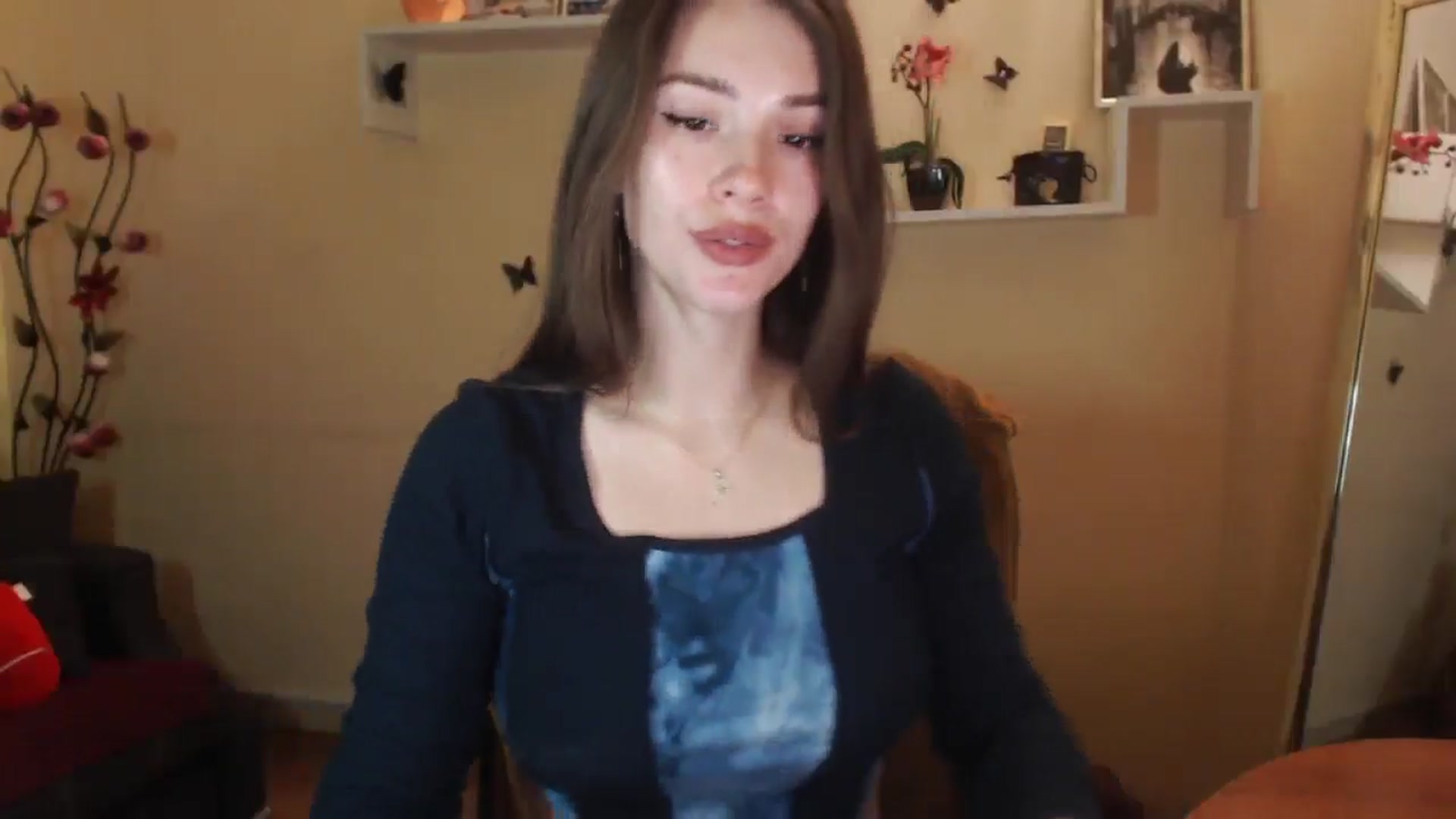Gallery image thumbnail from MiaRoony's myfreecams stream on, 11/24/2024, 15:11 image 2 of 20