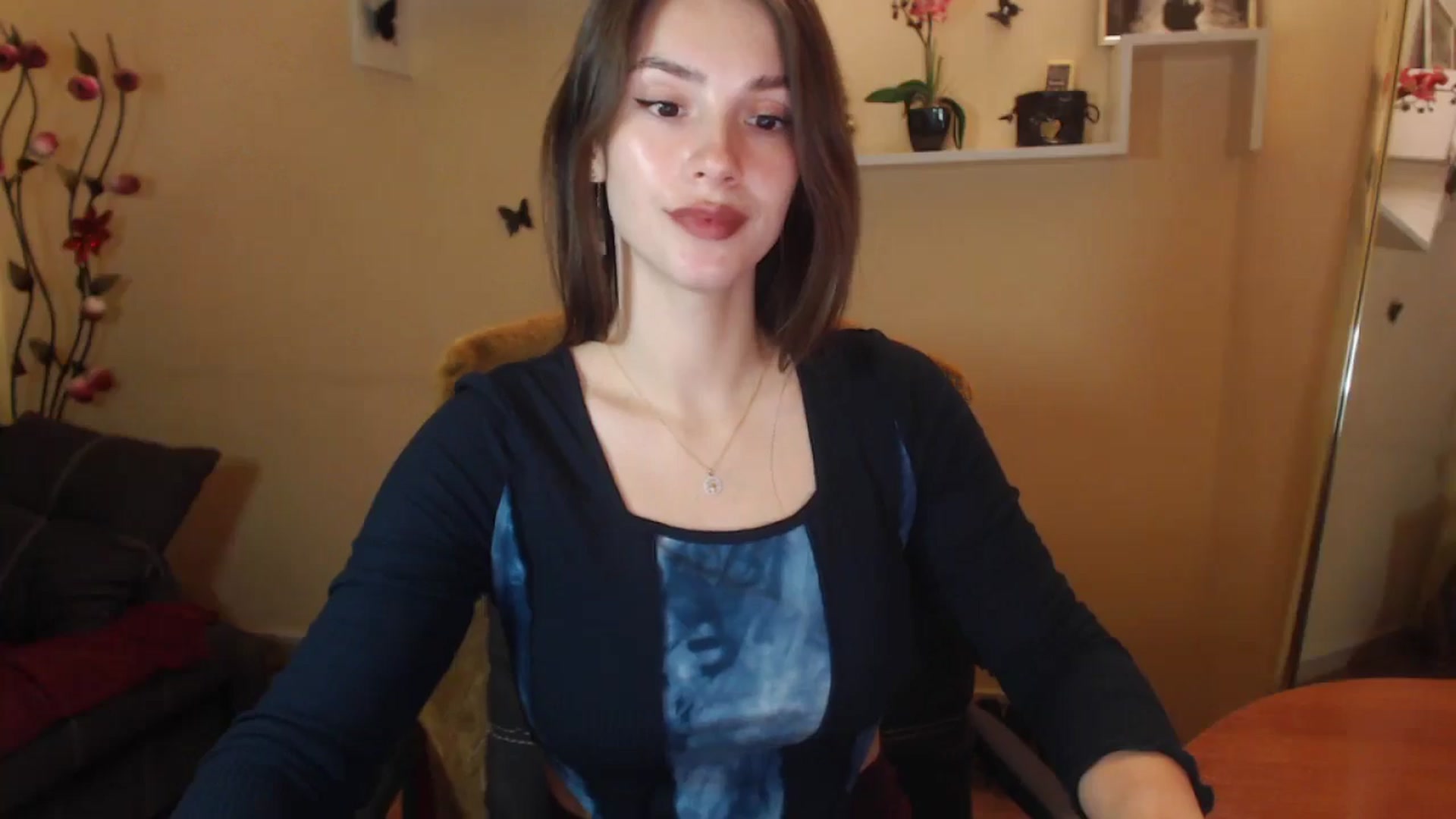 Gallery image thumbnail from MiaRoony's myfreecams stream on, 11/26/2024, 15:43 image 7 of 20