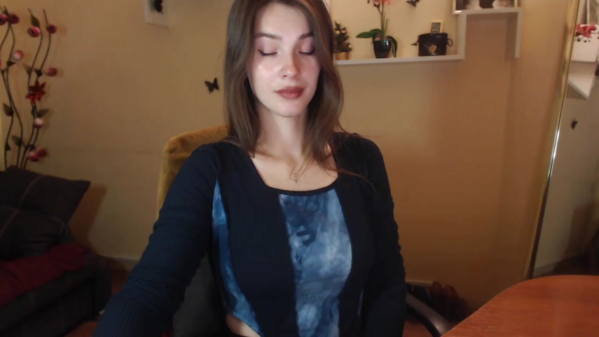 Gallery image thumbnail from MiaRoony's myfreecams stream on, 11/26/2024, 15:43 image 18 of 20