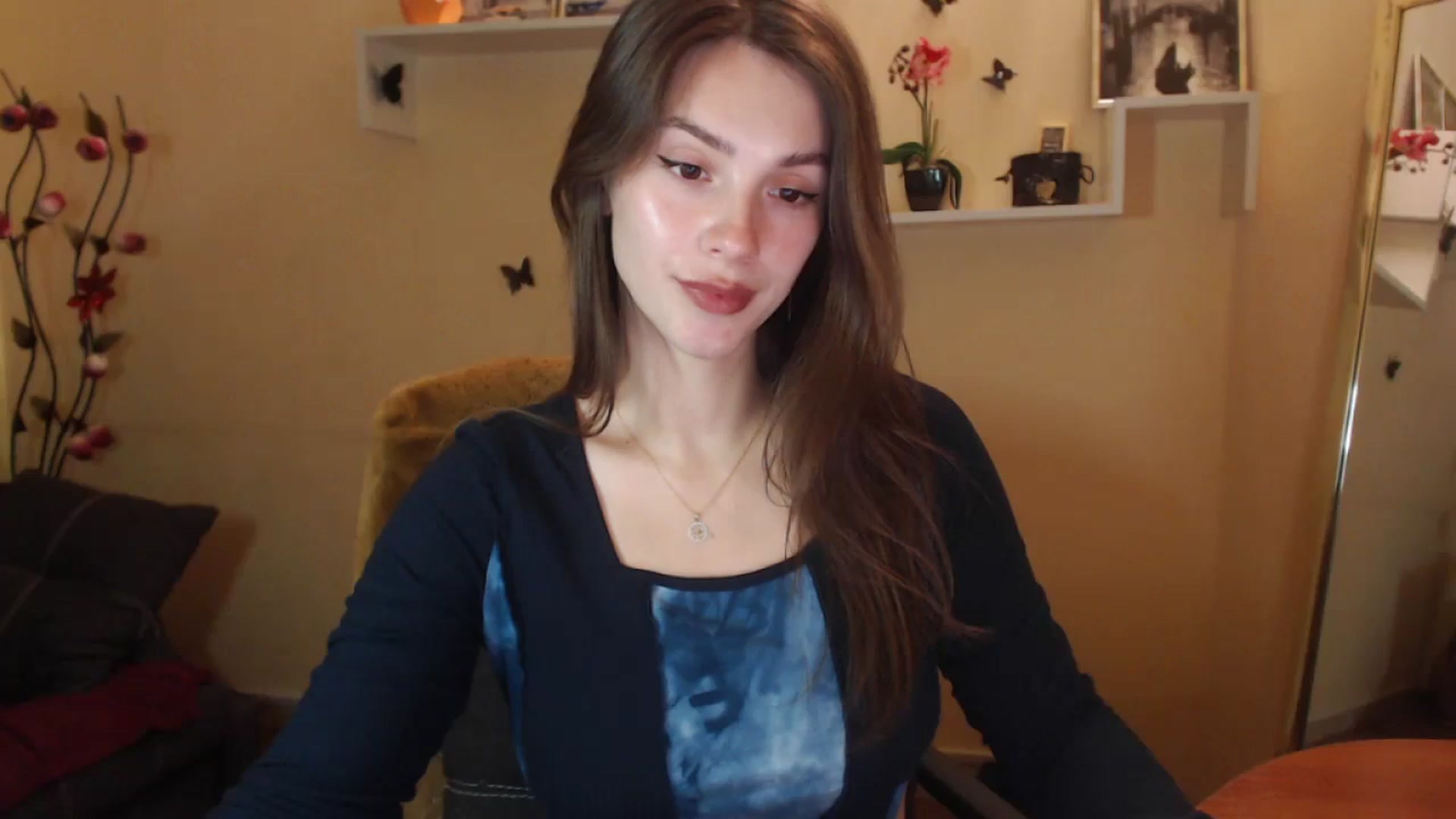 Gallery image thumbnail from MiaRoony's myfreecams stream on, 11/26/2024, 15:43 image 8 of 20