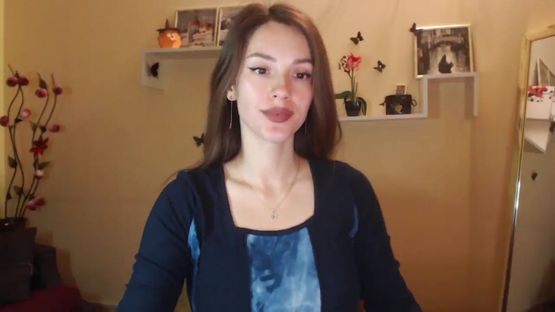 Gallery image thumbnail from MiaRoony's myfreecams stream on, 11/29/2024, 15:16 image 9 of 20
