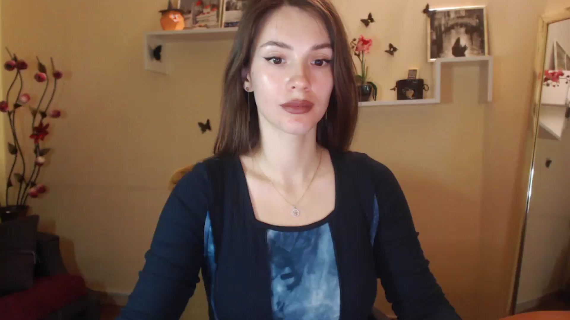 Gallery image thumbnail from MiaRoony's myfreecams stream on, 11/29/2024, 15:16 image 15 of 20