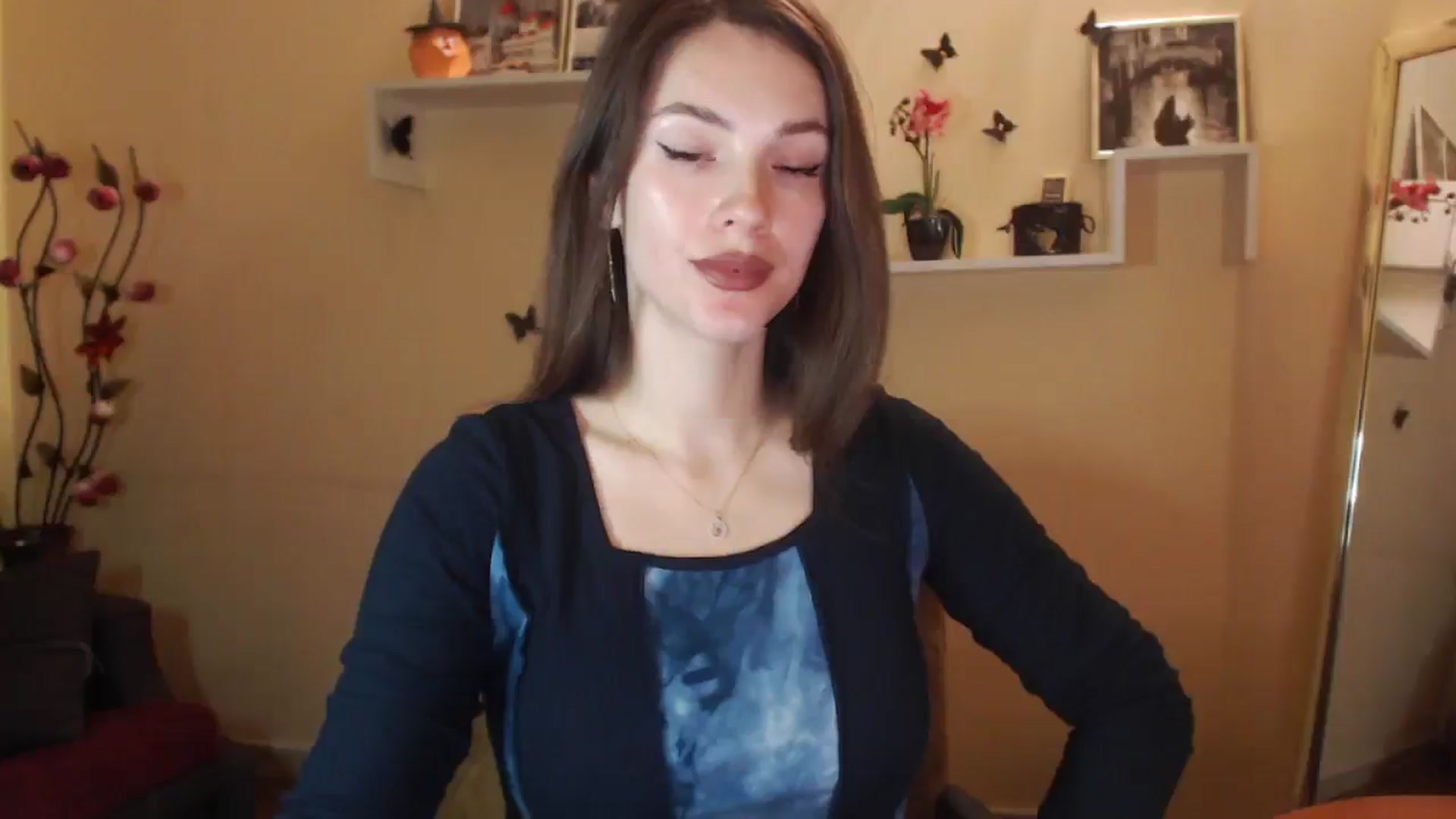 Gallery image thumbnail from MiaRoony's myfreecams stream on, 11/29/2024, 15:16 image 19 of 20