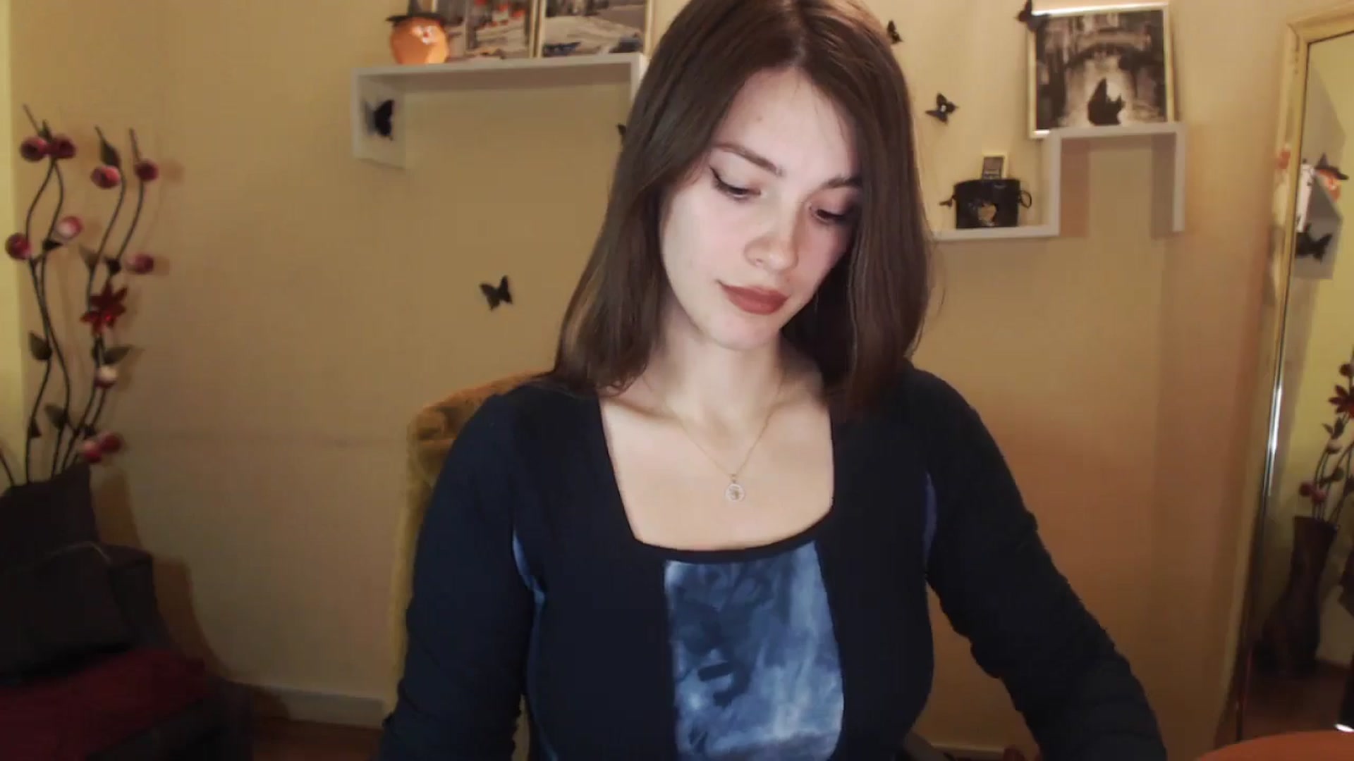 Gallery image thumbnail from MiaRoony's myfreecams stream on, 12/05/2024, 11:57 image 17 of 20