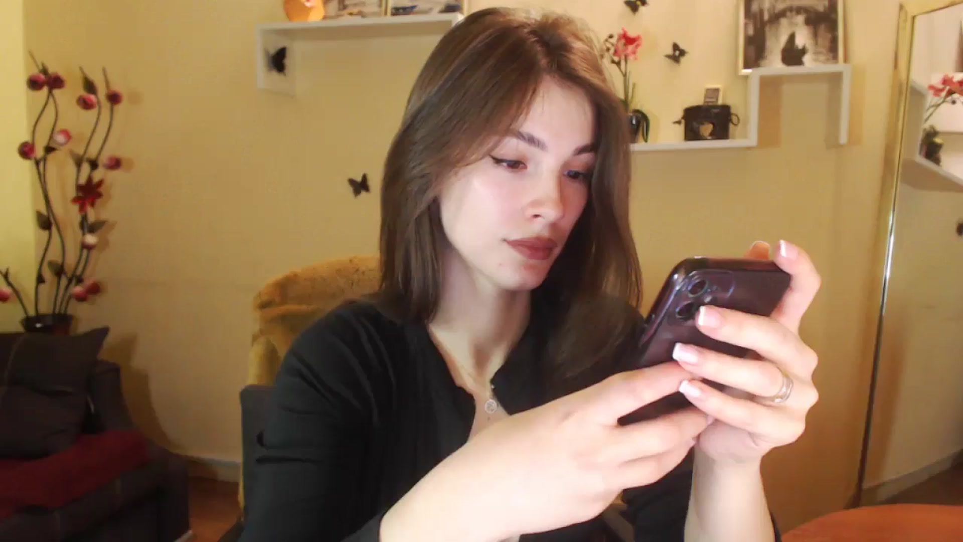 Gallery image thumbnail from MiaRoony's myfreecams stream on, 12/12/2024, 15:31 image 1 of 20