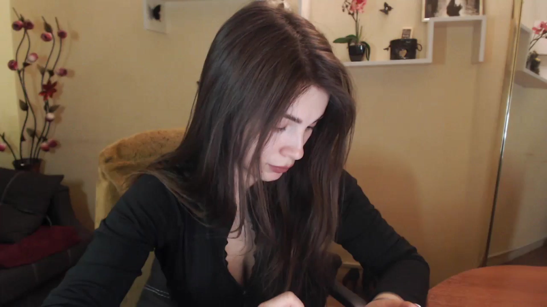 Gallery image thumbnail from MiaRoony's myfreecams stream on, 12/15/2024, 14:21 image 4 of 20