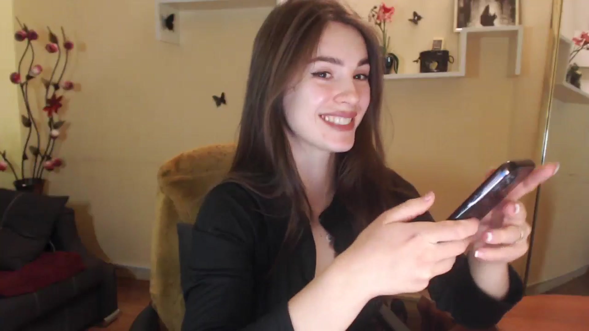 Gallery image thumbnail from MiaRoony's myfreecams stream on, 12/15/2024, 14:21 image 18 of 20