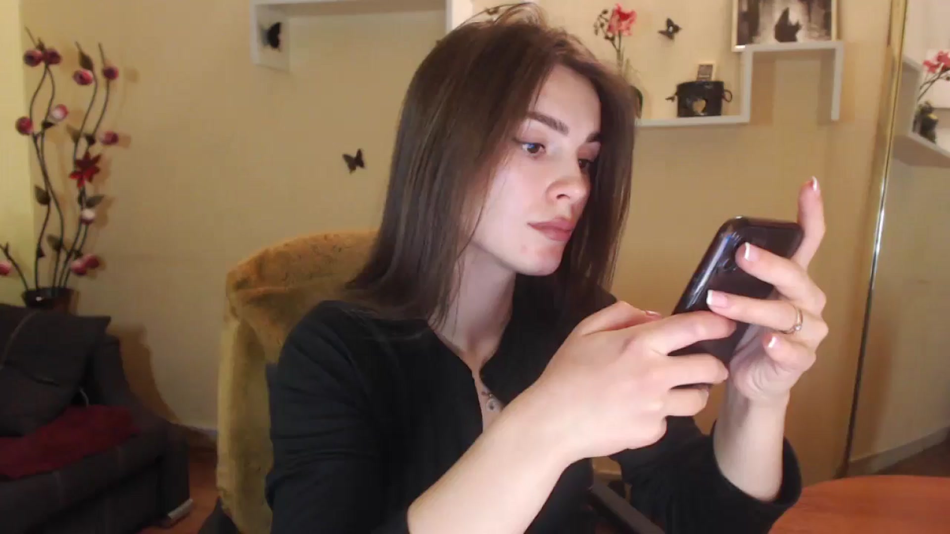 Gallery image thumbnail from MiaRoony's myfreecams stream on, 12/15/2024, 14:21 image 17 of 20