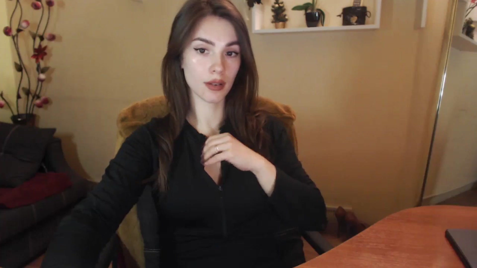 Gallery image thumbnail from MiaRoony's myfreecams stream on, 12/15/2024, 14:21 image 11 of 20