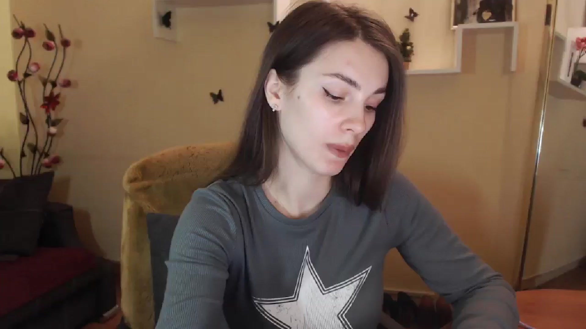 Gallery image thumbnail from MiaRoony's myfreecams stream on, 01/03/2025, 12:34 image 2 of 20