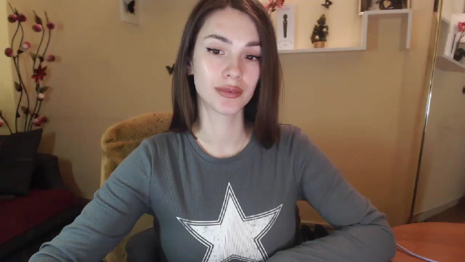 Gallery image thumbnail from MiaRoony's myfreecams stream on, 01/03/2025, 12:34 image 13 of 20