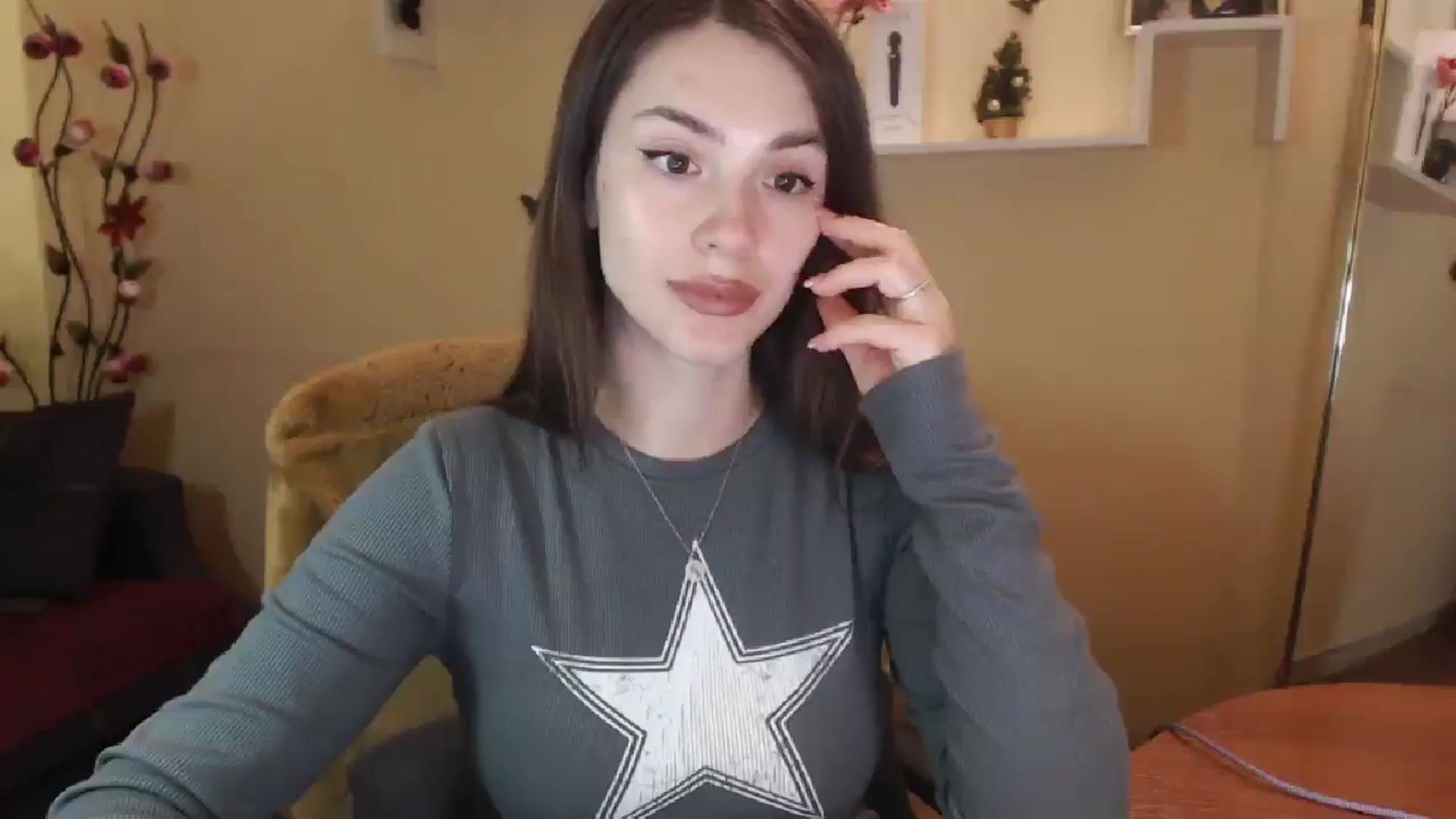 Gallery image thumbnail from MiaRoony's myfreecams stream on, 01/03/2025, 12:34 image 9 of 20