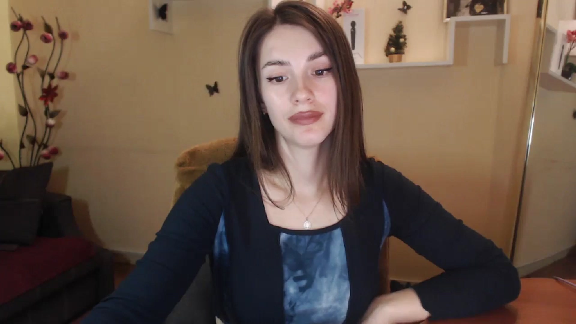 Gallery image thumbnail from MiaRoony's myfreecams stream on, 01/03/2025, 14:36 image 4 of 20