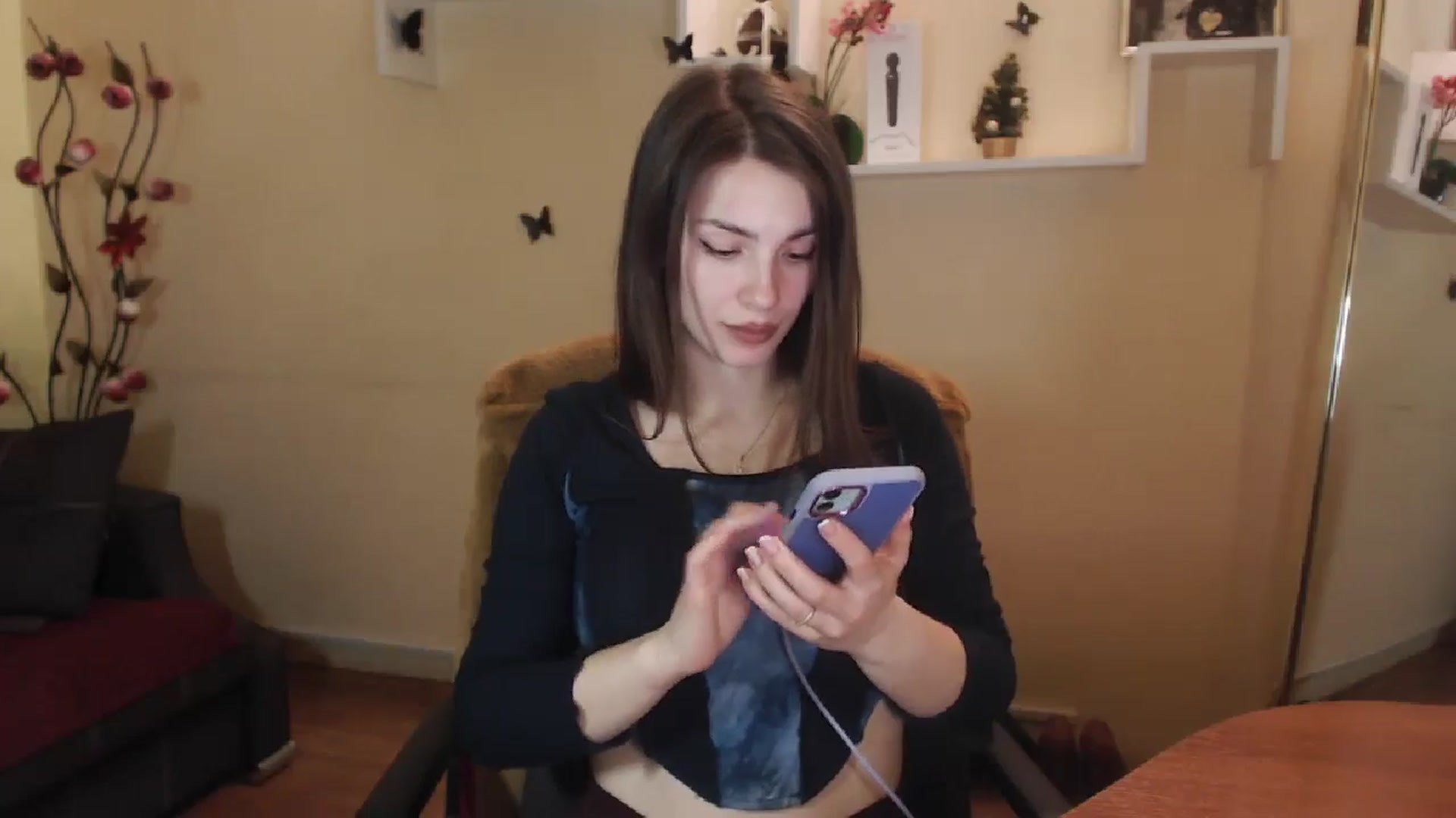 Gallery image thumbnail from MiaRoony's myfreecams stream on, 01/03/2025, 14:36 image 14 of 20