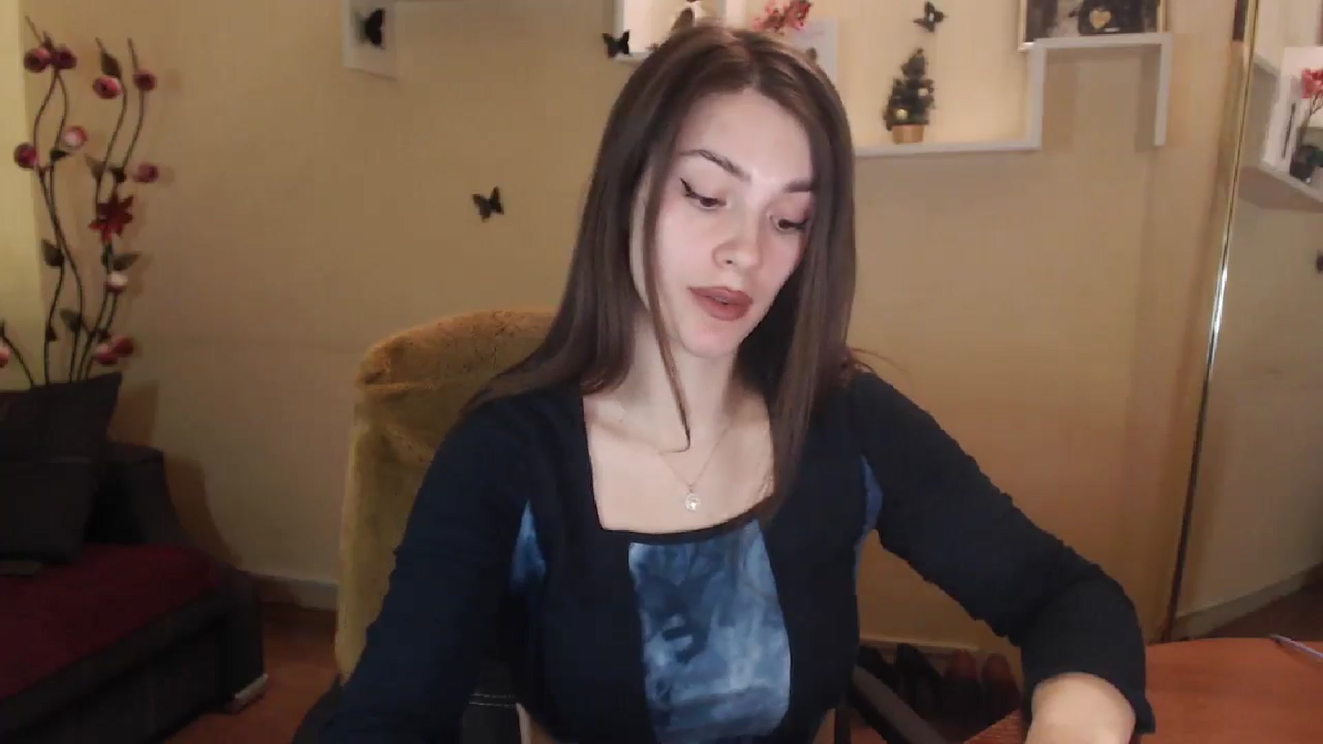 Gallery image thumbnail from MiaRoony's myfreecams stream on, 01/03/2025, 14:36 image 7 of 20