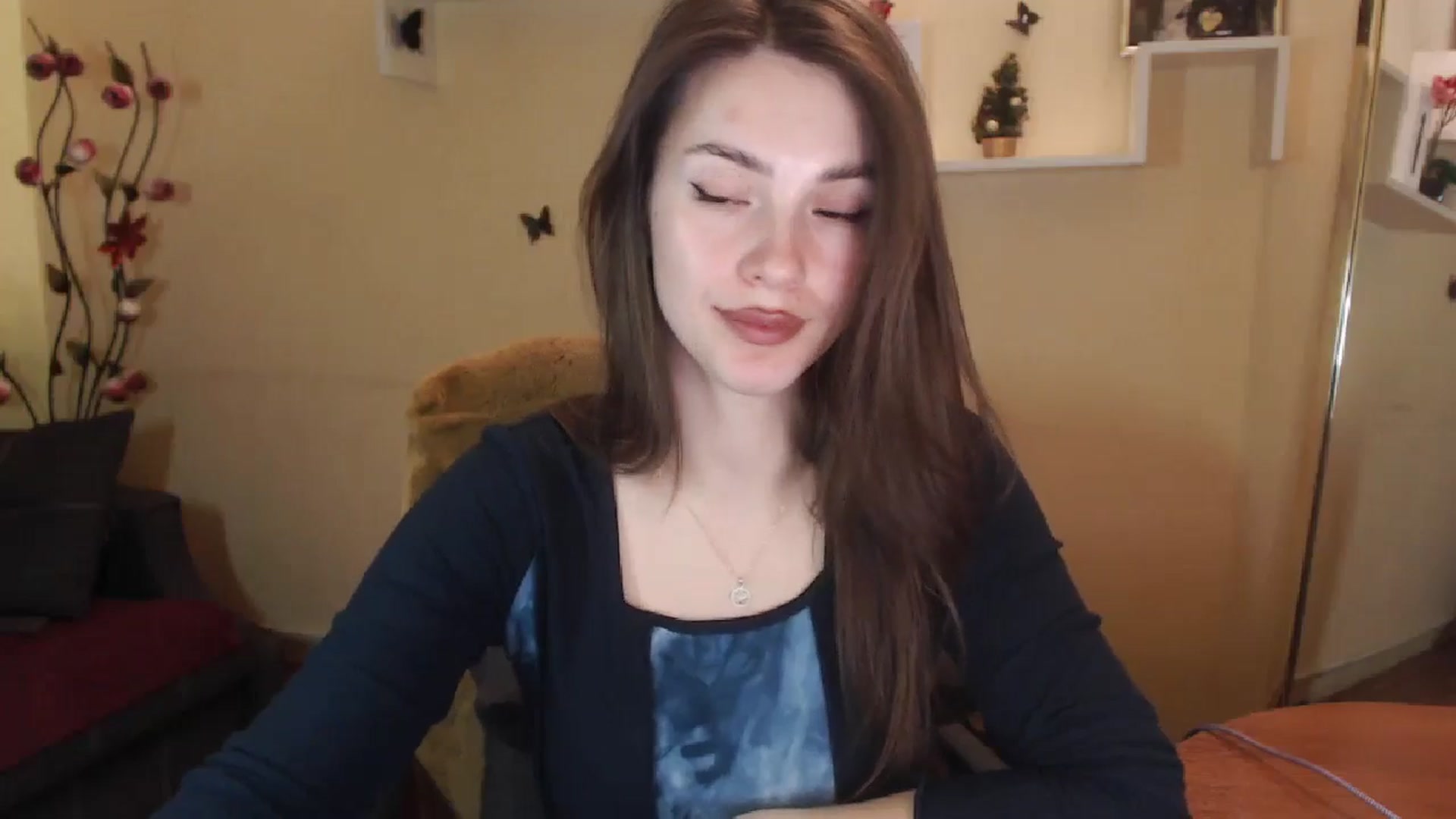 Gallery image thumbnail from MiaRoony's myfreecams stream on, 01/03/2025, 14:36 image 17 of 20