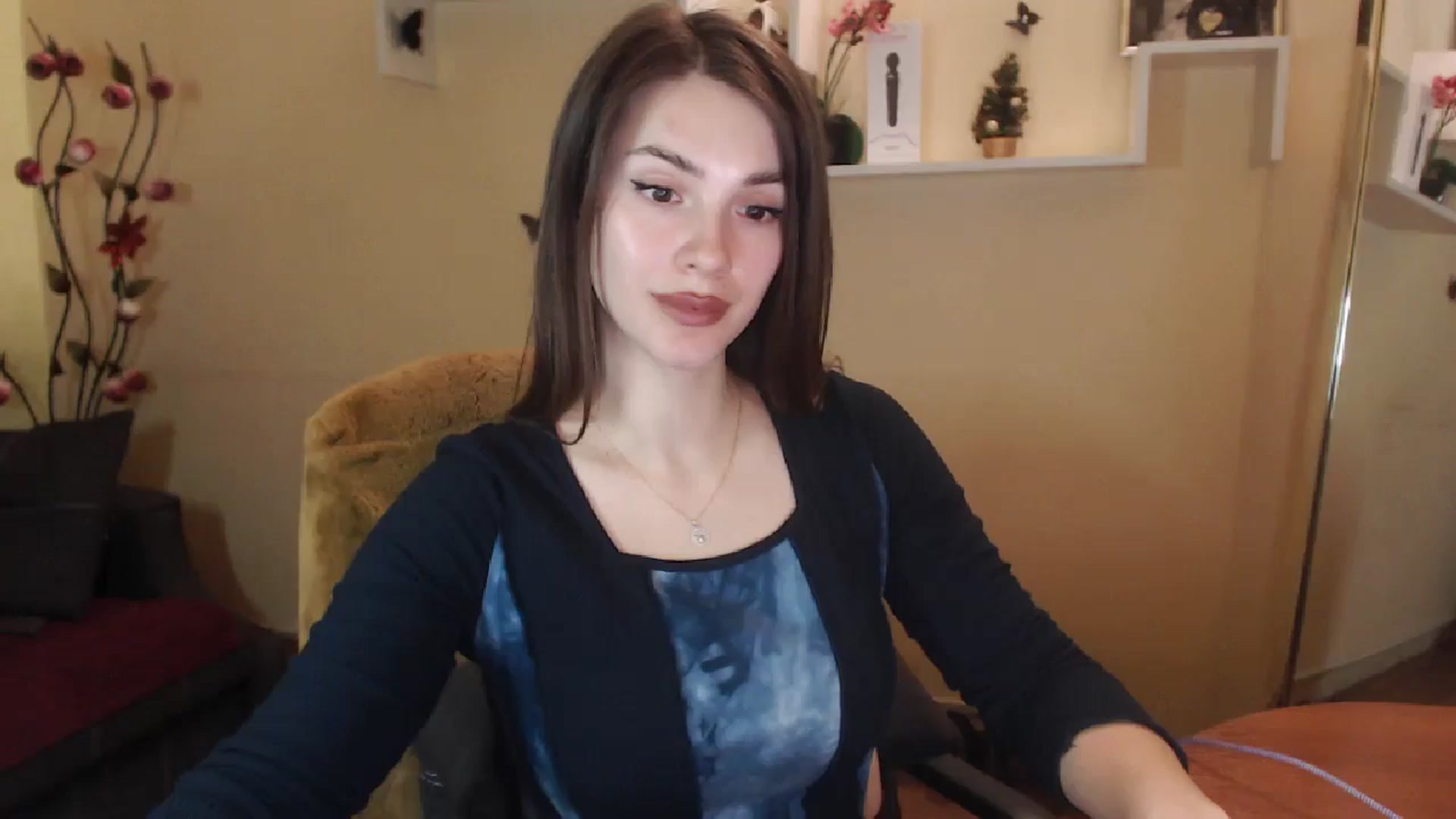 Gallery image thumbnail from MiaRoony's myfreecams stream on, 01/03/2025, 14:36 image 15 of 20