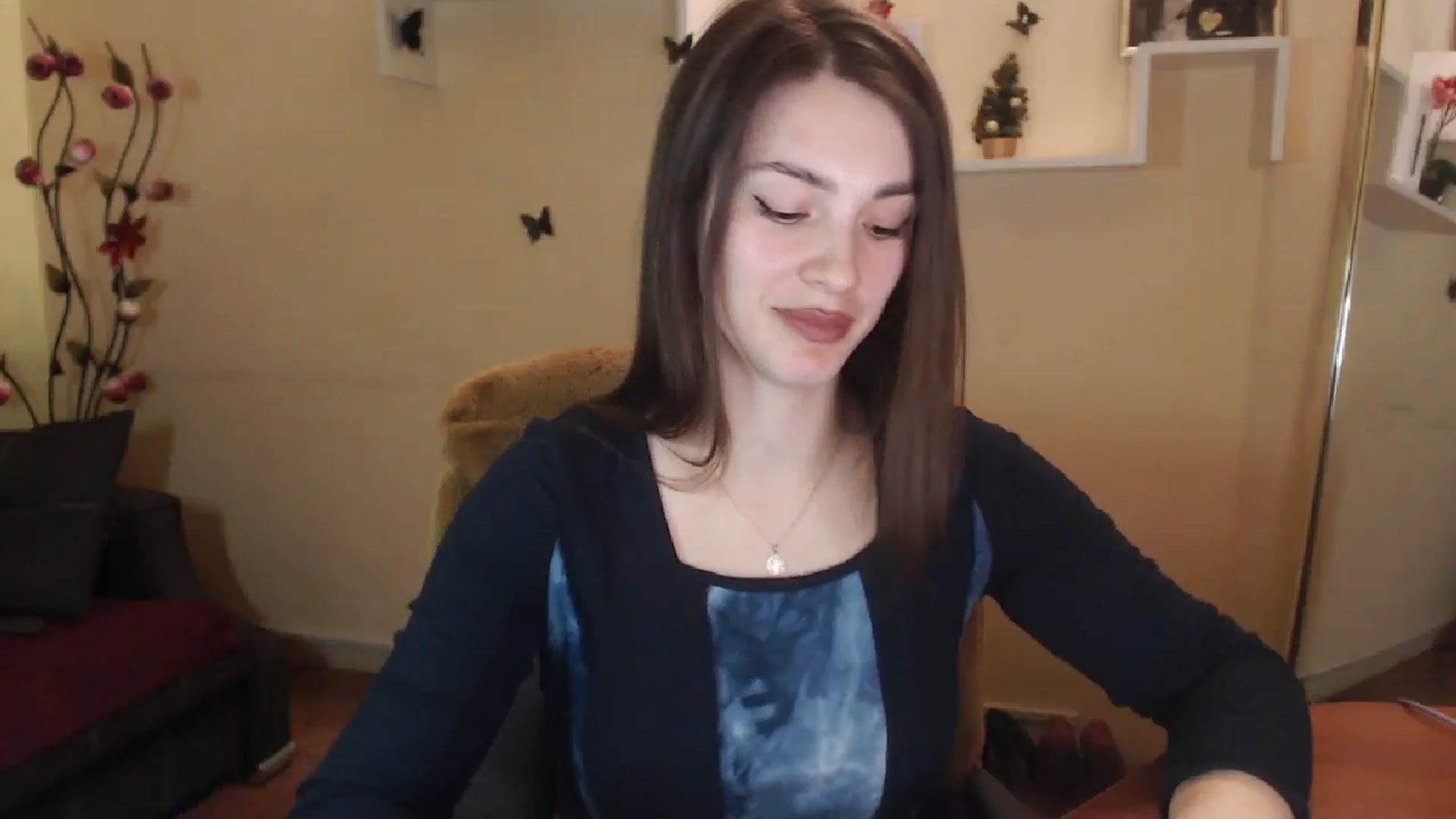 Gallery image thumbnail from MiaRoony's myfreecams stream on, 01/03/2025, 14:36 image 3 of 20