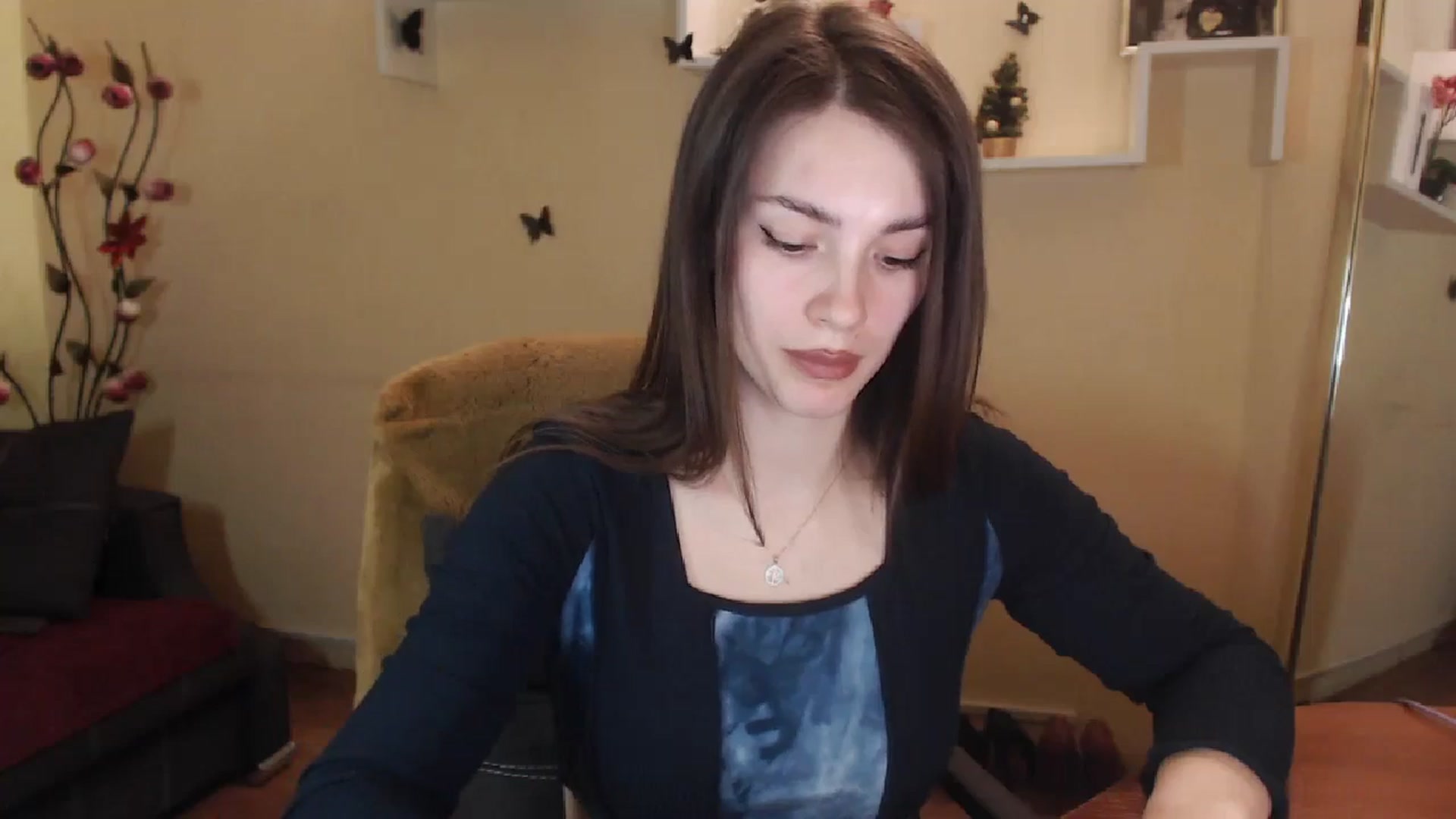 Gallery image thumbnail from MiaRoony's myfreecams stream on, 01/03/2025, 14:36 image 8 of 20