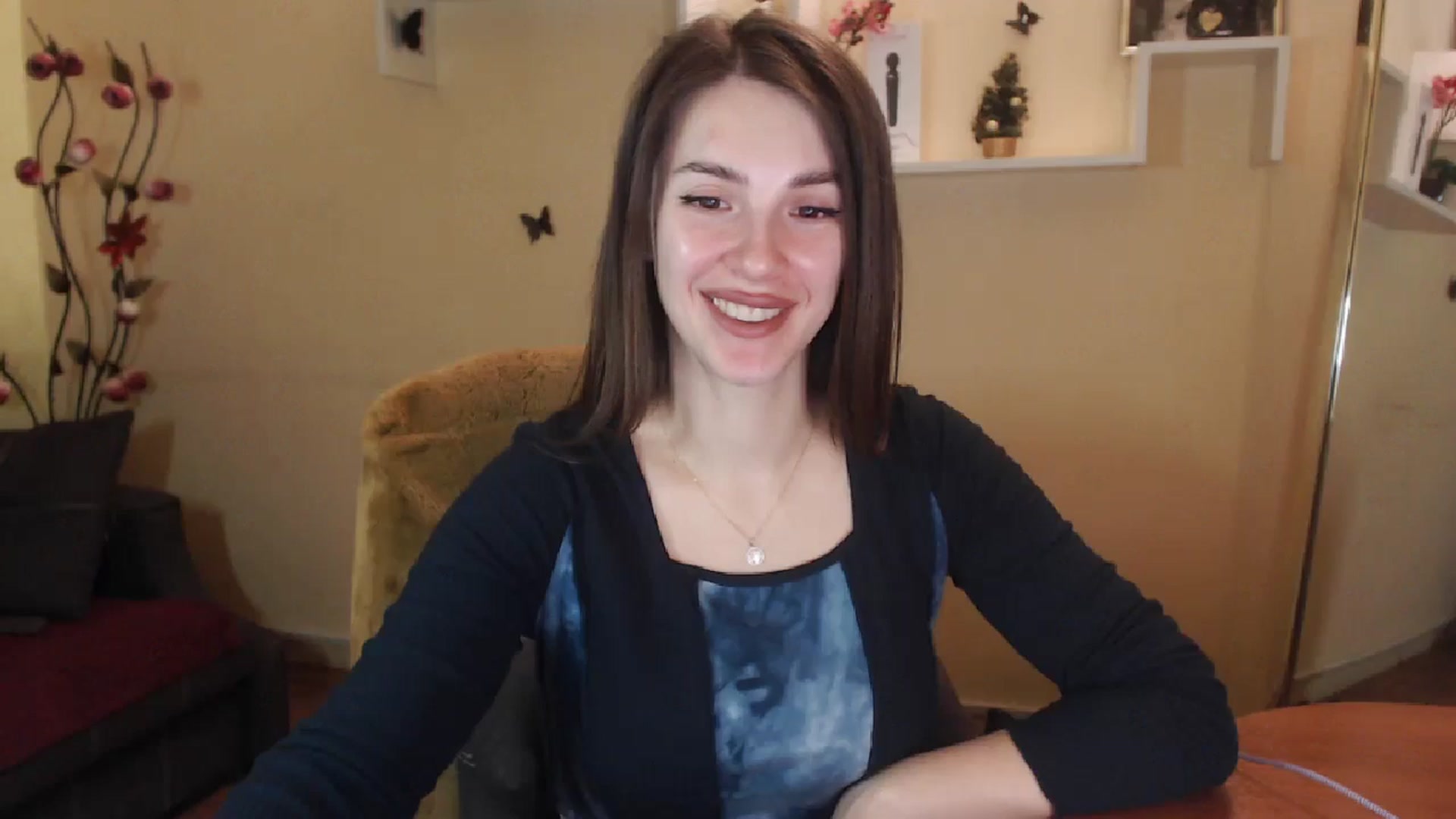 Gallery image thumbnail from MiaRoony's myfreecams stream on, 01/03/2025, 14:36 image 16 of 20