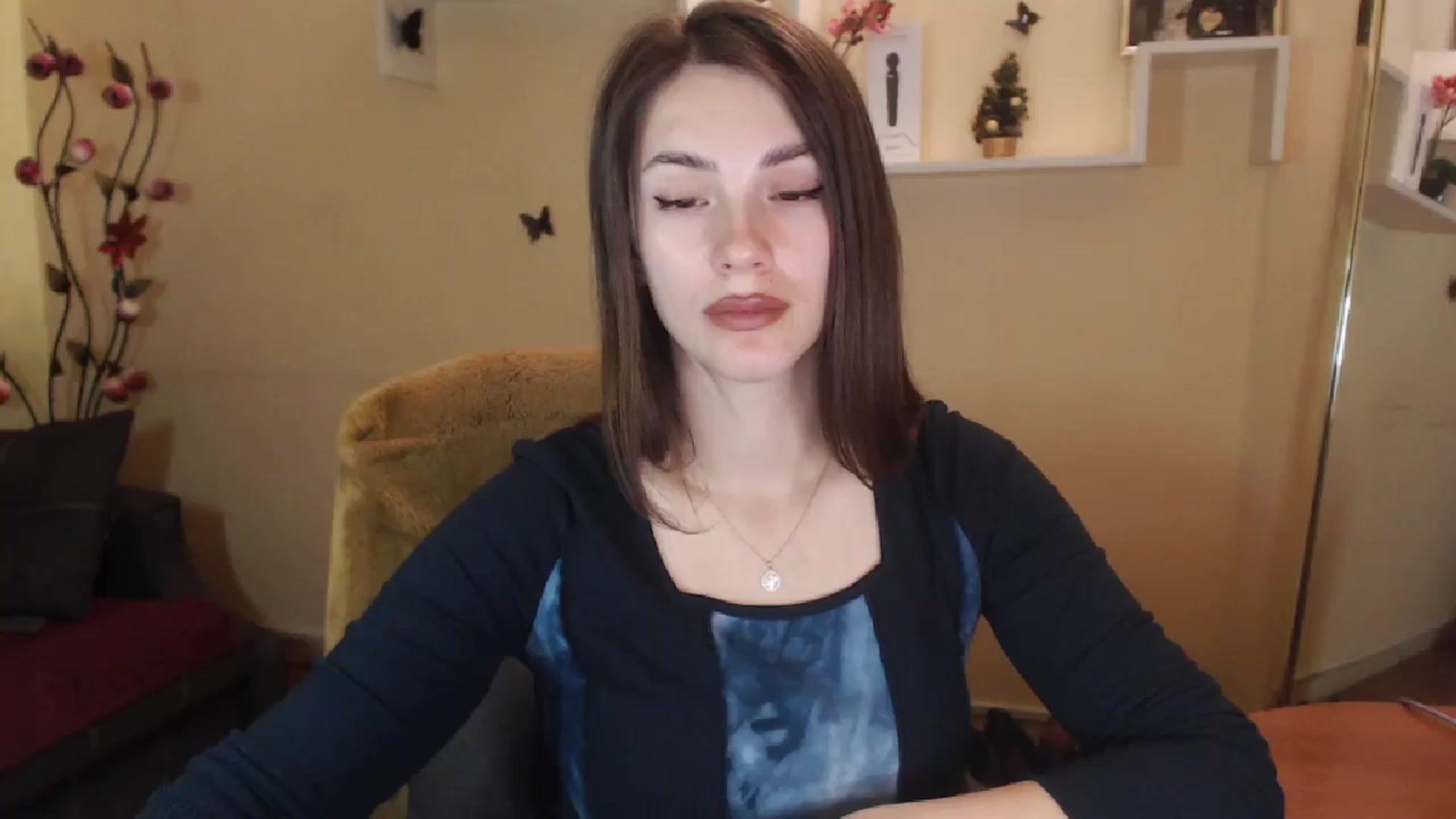 Gallery image thumbnail from MiaRoony's myfreecams stream on, 01/03/2025, 14:36 image 12 of 20