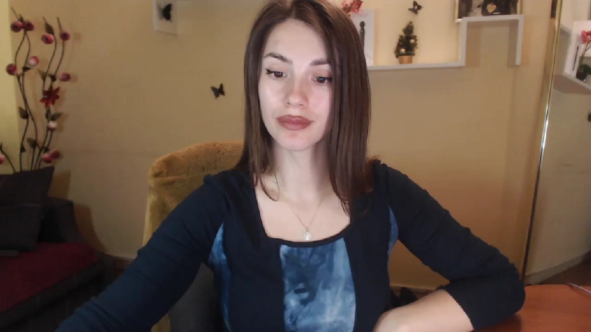 Gallery image thumbnail from MiaRoony's myfreecams stream on, 01/03/2025, 14:36 image 10 of 20
