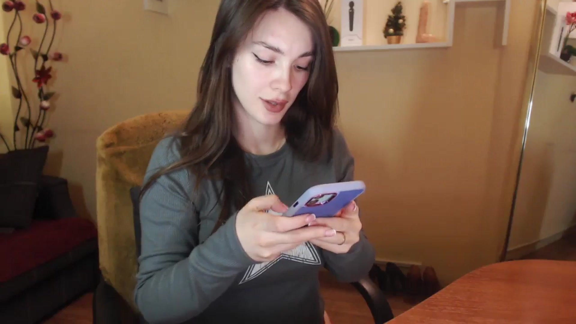 Gallery image thumbnail from MiaRoony's myfreecams stream on, 01/04/2025, 12:11 image 15 of 20