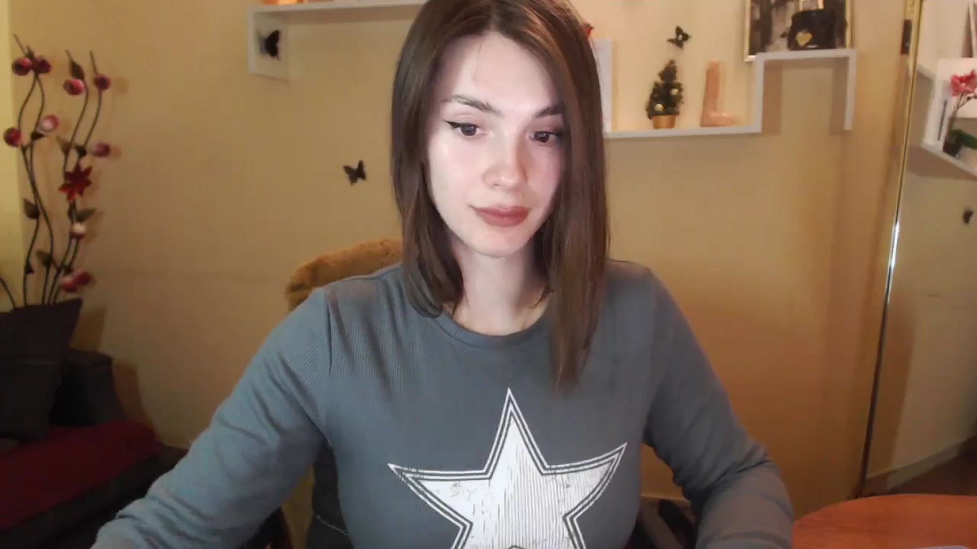 Gallery image thumbnail from MiaRoony's myfreecams stream on, 01/04/2025, 12:11 image 11 of 20