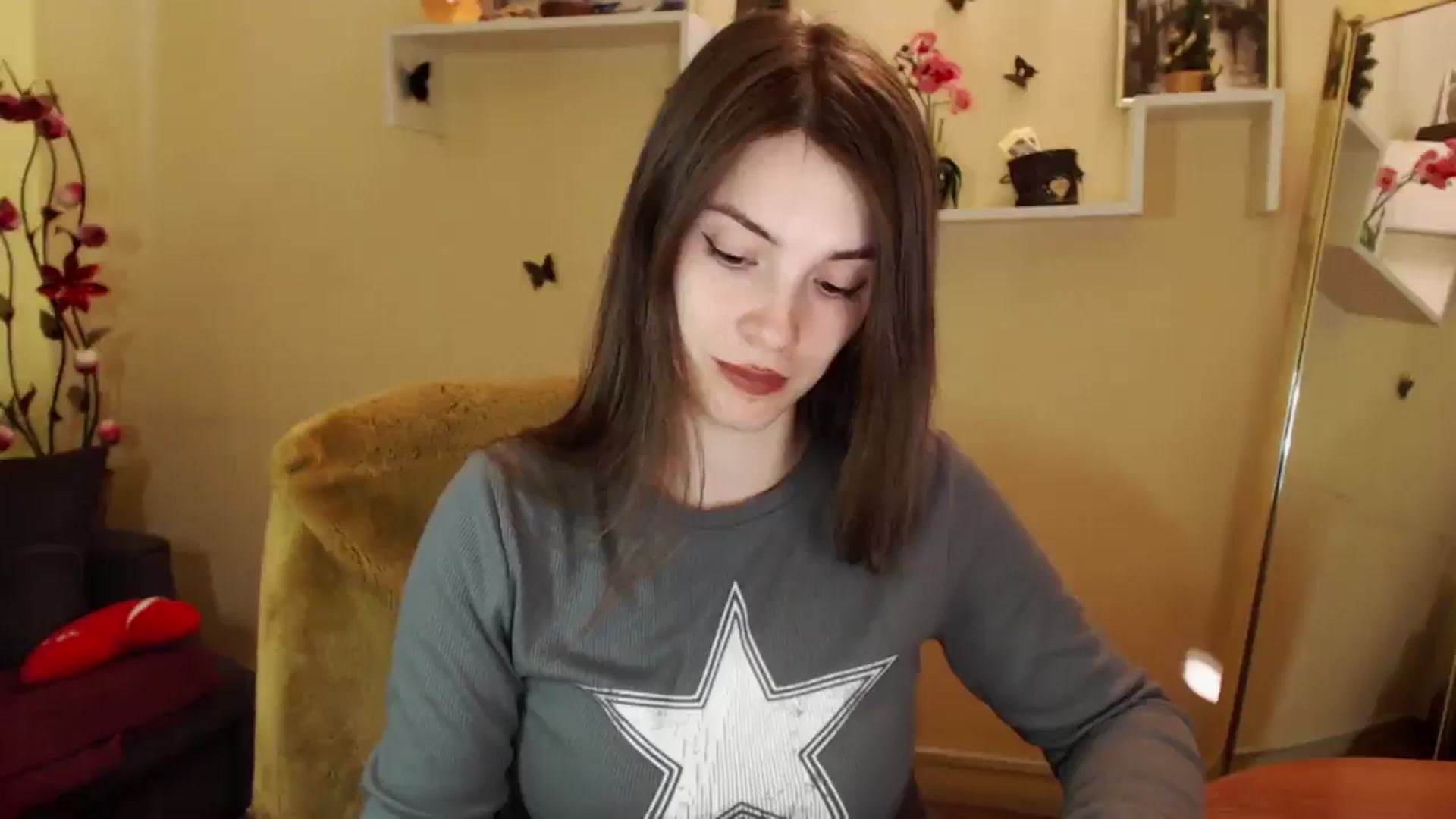 Gallery image thumbnail from MiaRoony's myfreecams stream on, 03/07/2025, 11:45 image 6 of 20