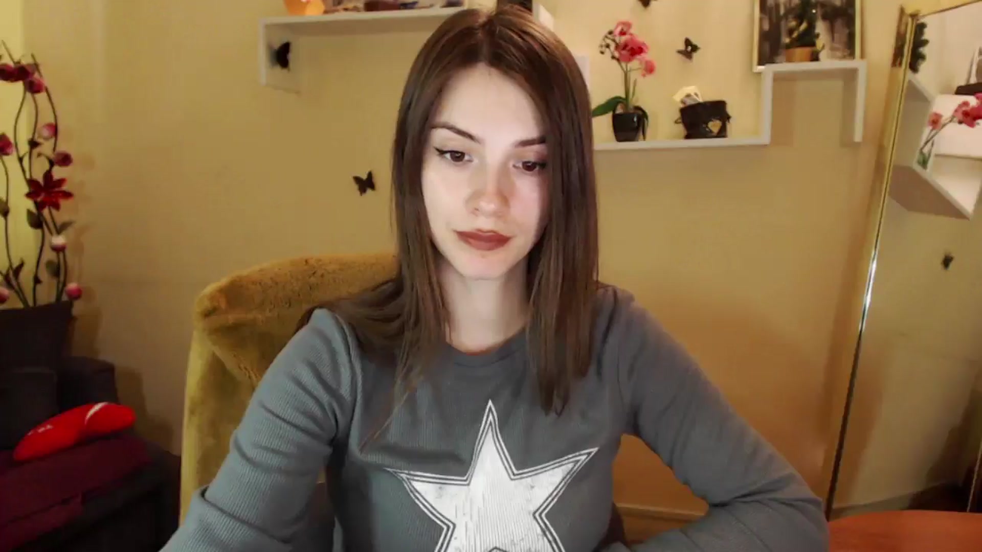 Gallery image thumbnail from MiaRoony's myfreecams stream on, 03/07/2025, 11:45 image 10 of 20