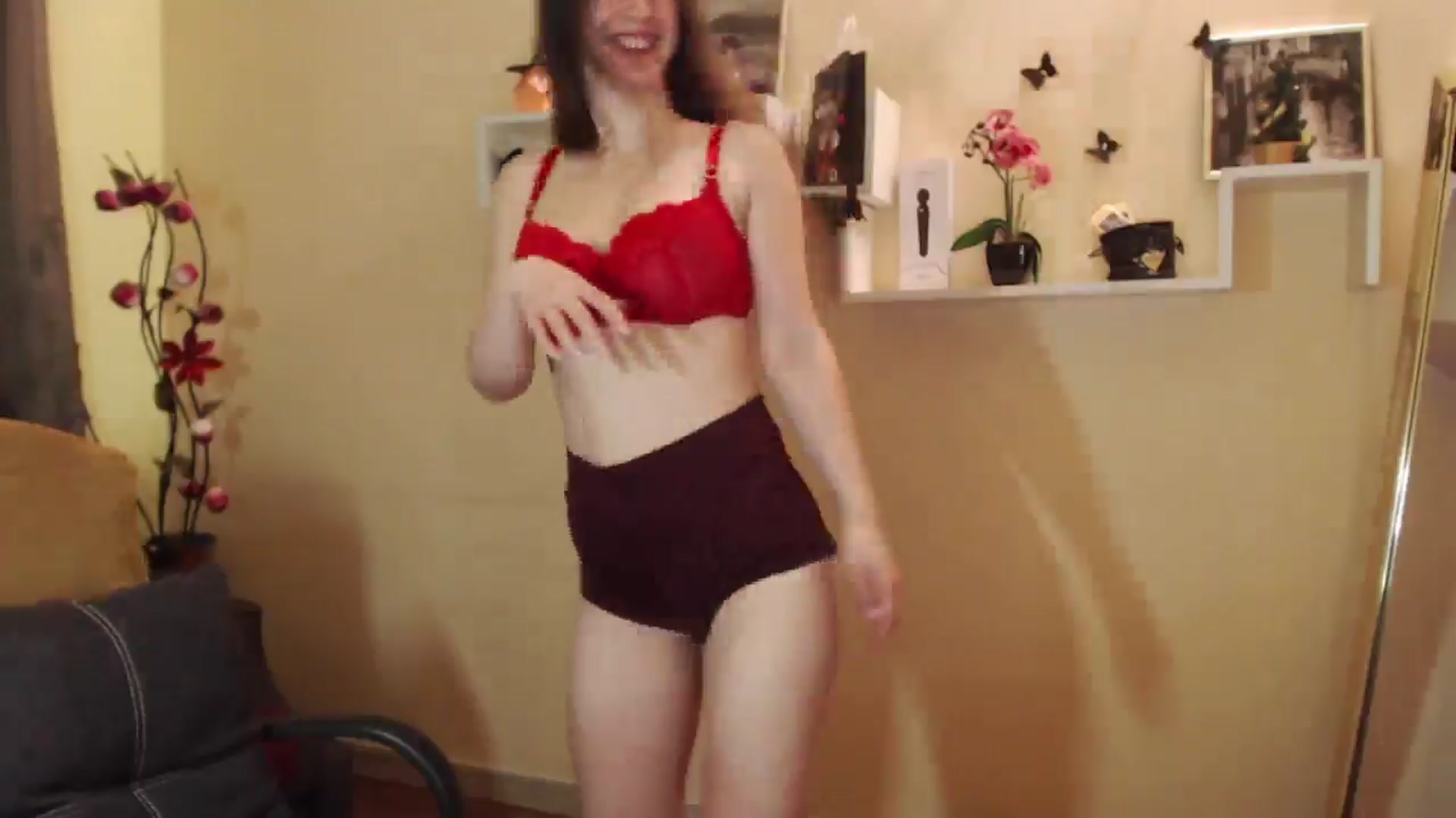 Gallery image thumbnail from MiaRoony's myfreecams stream on, 04/06/2025, 14:16 image 16 of 20