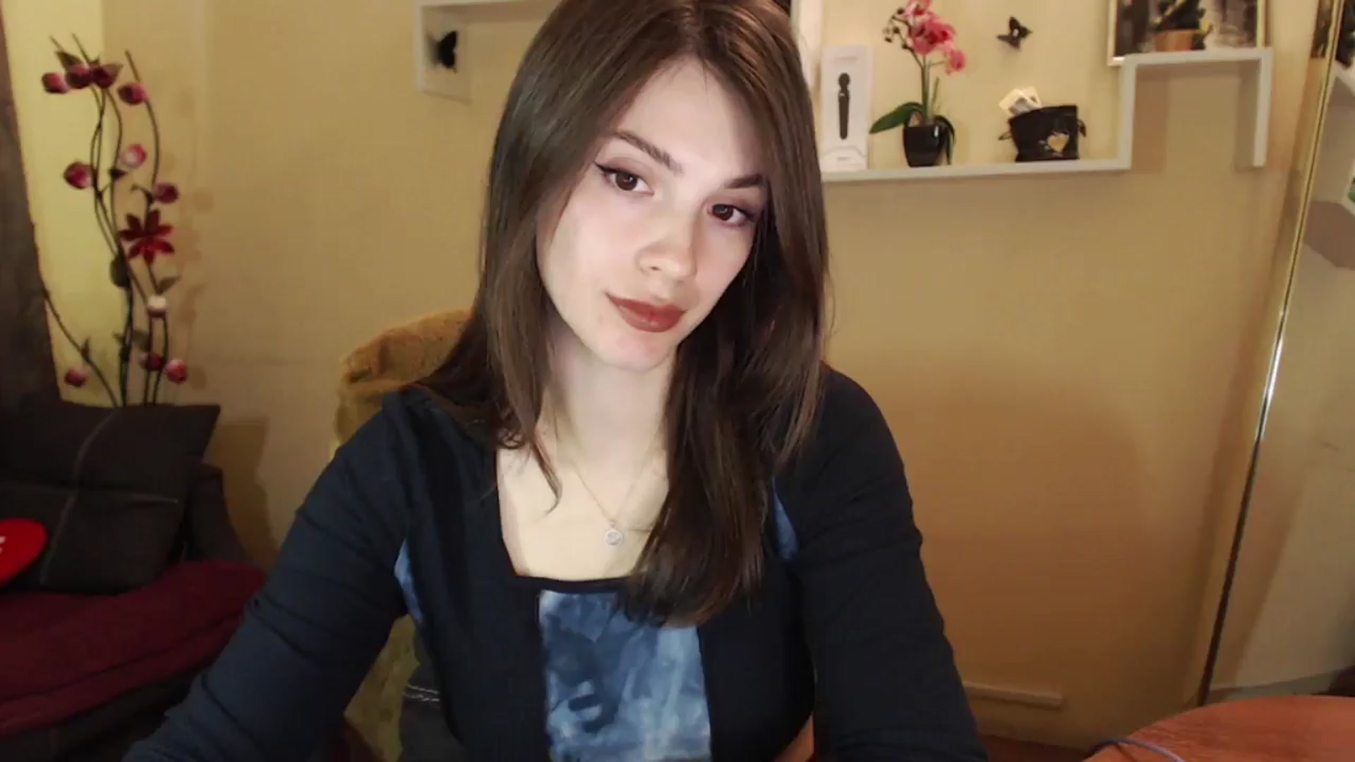 Gallery image thumbnail from MiaRoony's myfreecams stream on, 04/18/2025, 14:26 image 12 of 20