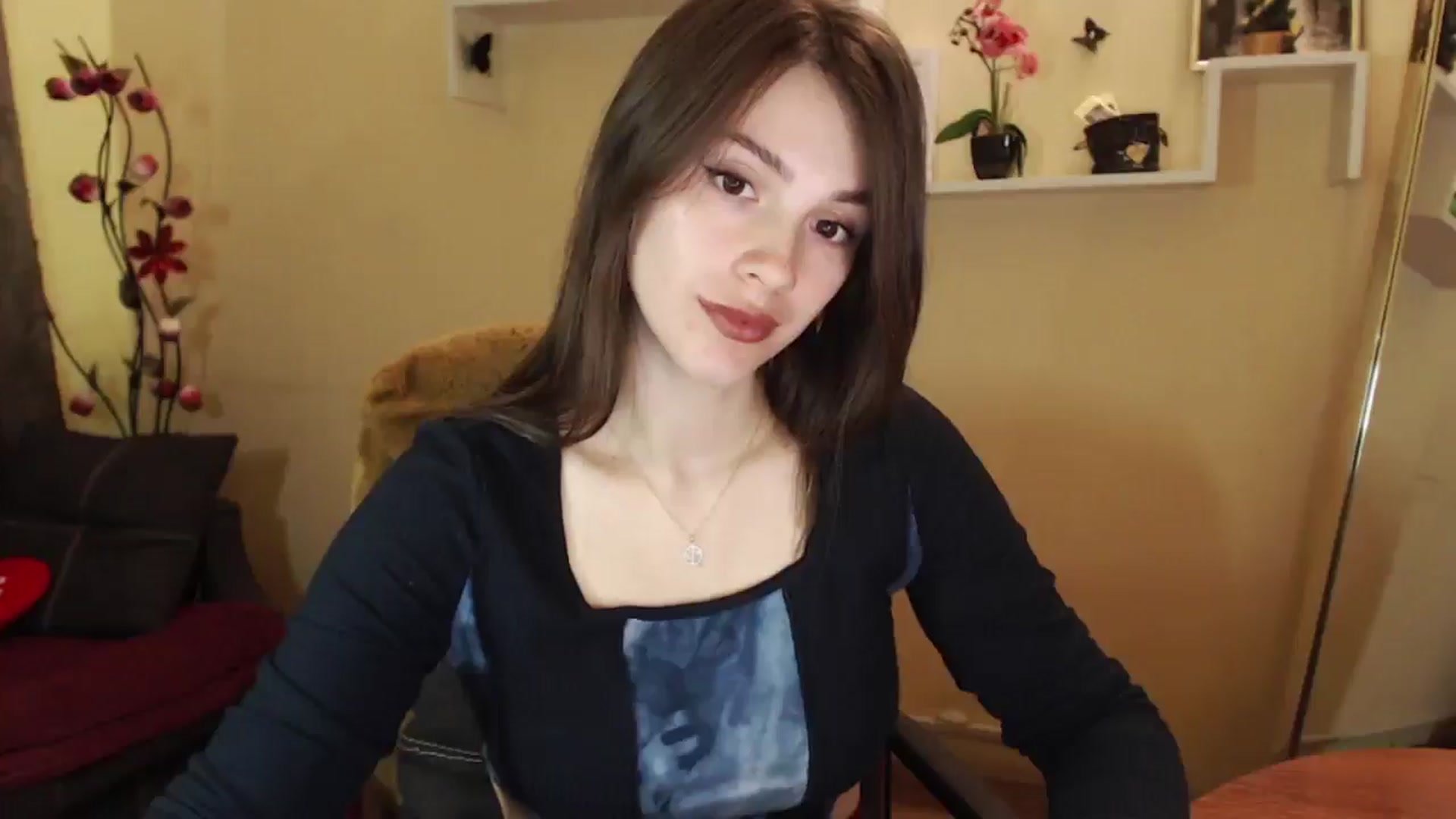 Gallery image thumbnail from MiaRoony's myfreecams stream on, 04/18/2025, 14:26 image 16 of 20