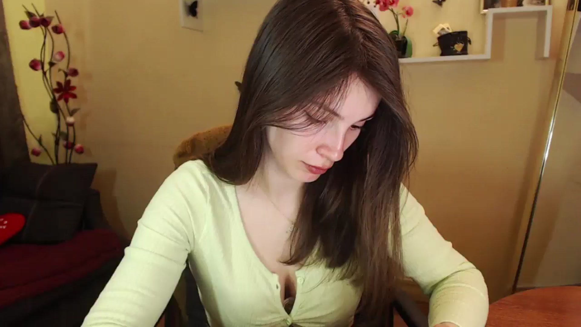Gallery image thumbnail from MiaRoony's myfreecams stream on, 04/21/2025, 12:21 image 14 of 20
