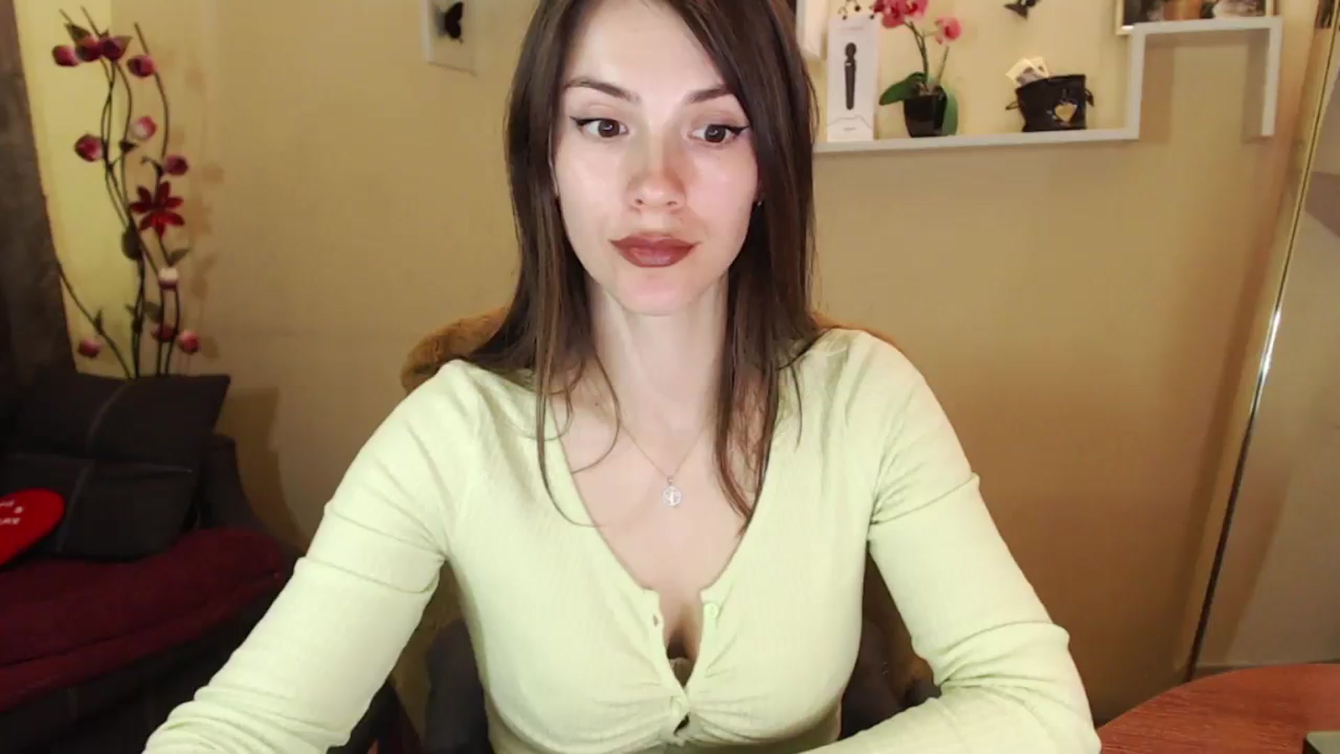 Gallery image thumbnail from MiaRoony's myfreecams stream on, 04/21/2025, 14:15 image 1 of 20