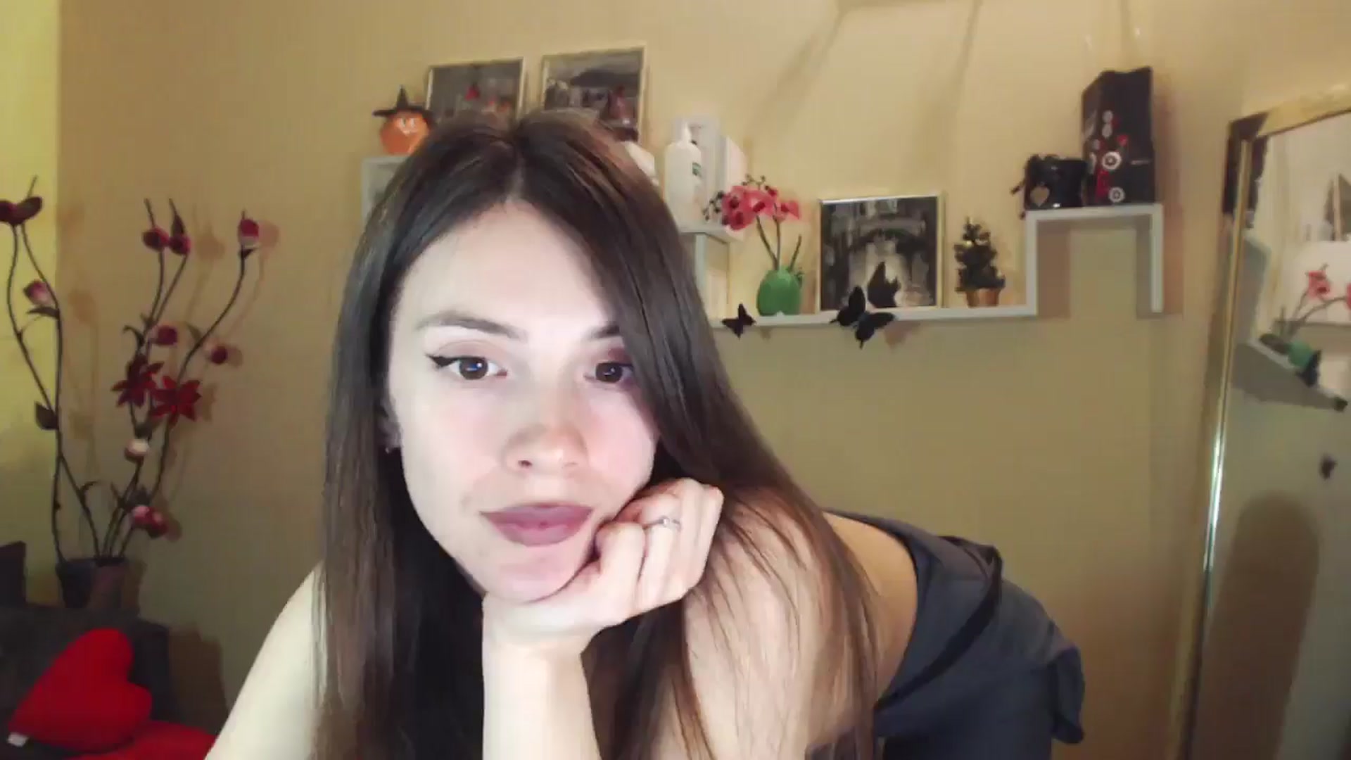 Gallery image thumbnail from MiaRoony's myfreecams stream on, 12/29/2025, 16:30 image 18 of 20