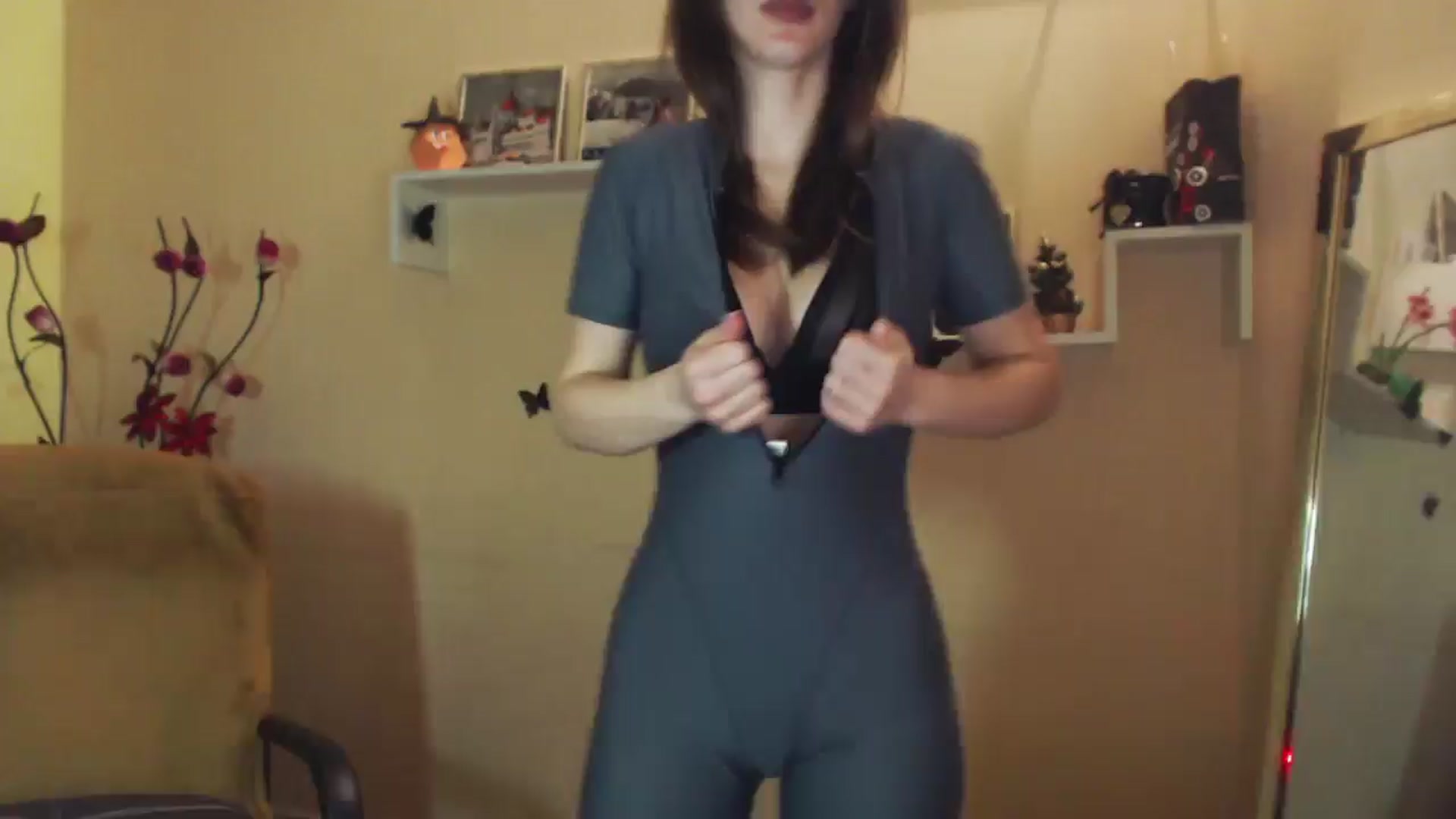 Gallery image thumbnail from MiaRoony's myfreecams stream on, 12/29/2025, 16:30 image 13 of 20