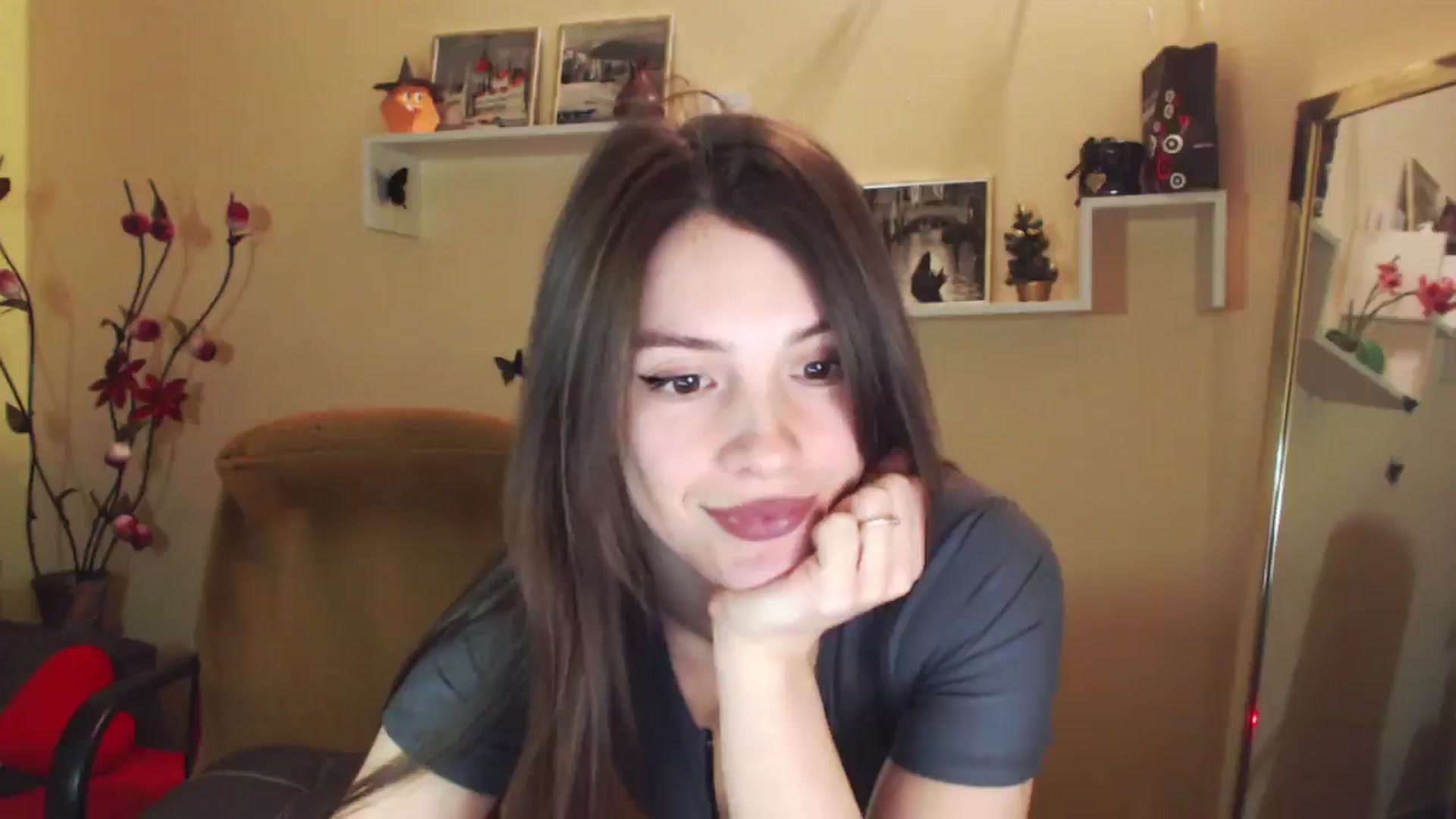 Gallery image thumbnail from MiaRoony's myfreecams stream on, 01/03/2026, 12:00 image 18 of 20