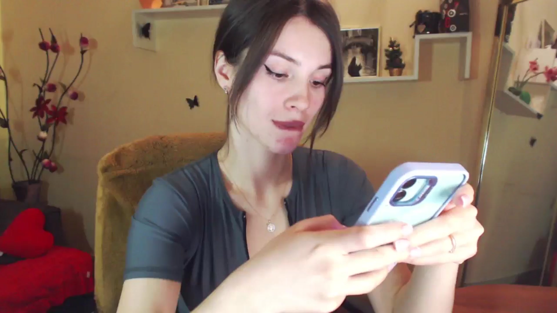 Gallery image thumbnail from MiaRoony's myfreecams stream on, 01/03/2026, 14:11 image 19 of 20