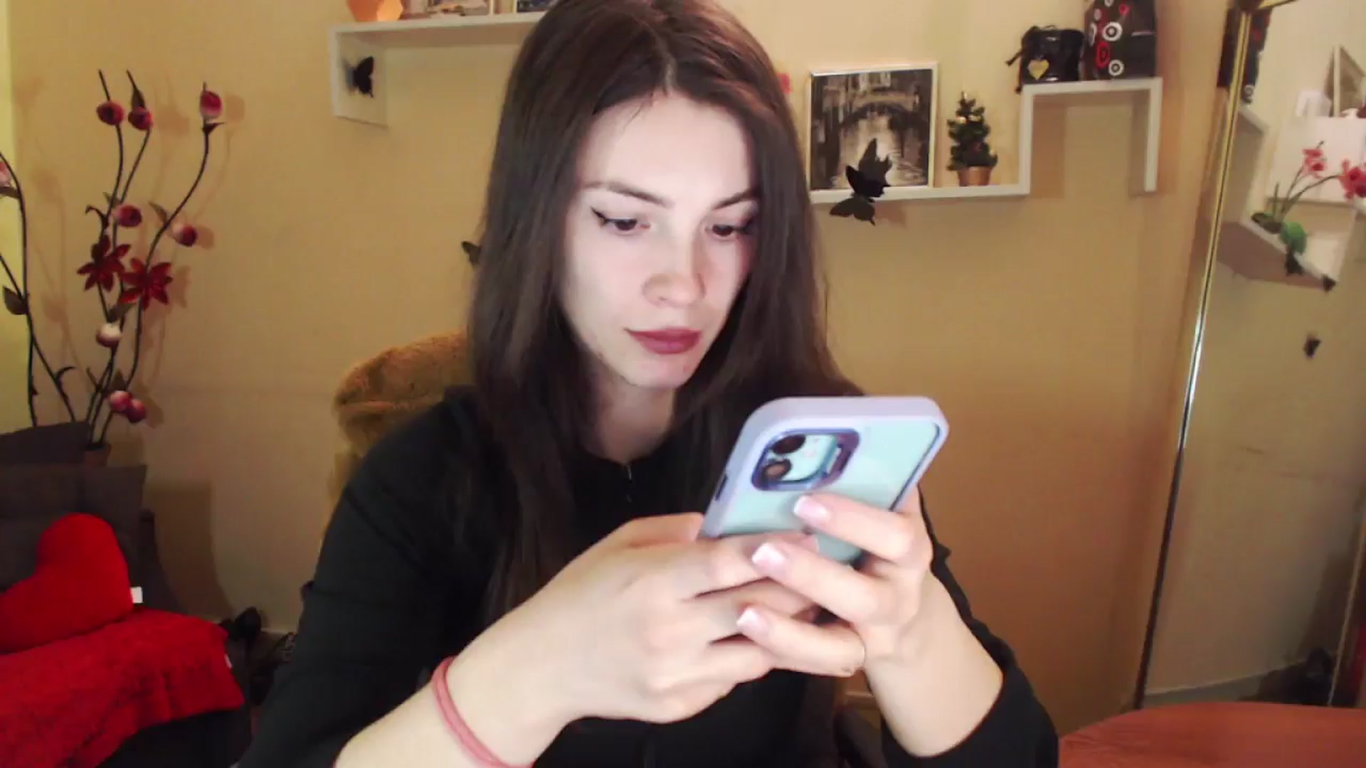 Gallery image thumbnail from MiaRoony's myfreecams stream on, 01/11/2026, 11:50 image 8 of 20