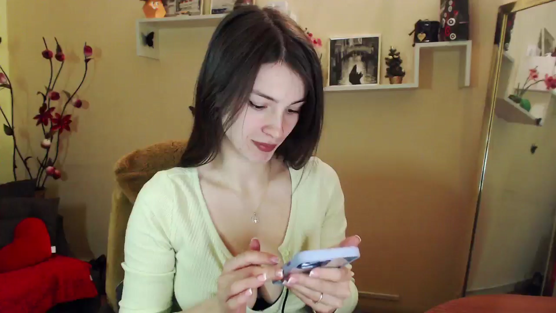 Gallery image thumbnail from MiaRoony's myfreecams stream on, 01/12/2026, 13:17 image 17 of 20