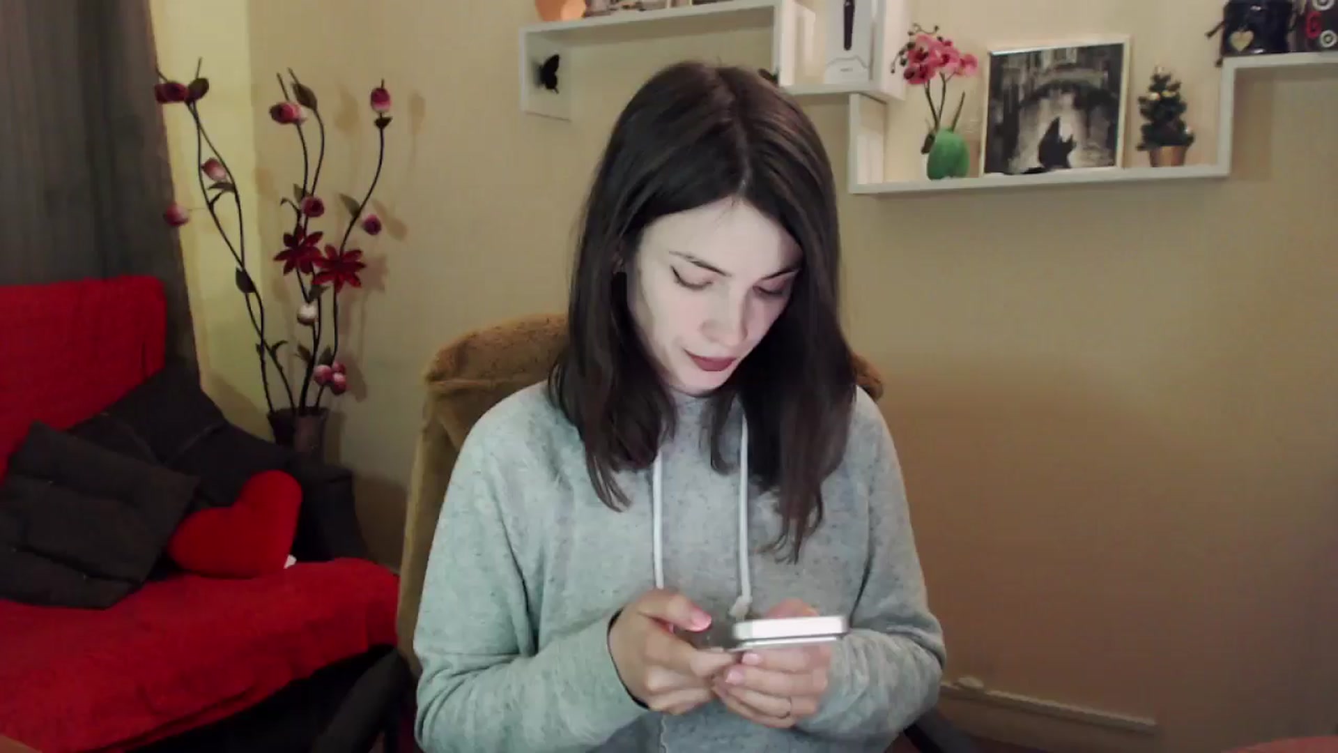 Gallery image thumbnail from MiaRoony's myfreecams stream on, 04/16/2026, 13:31 image 10 of 20